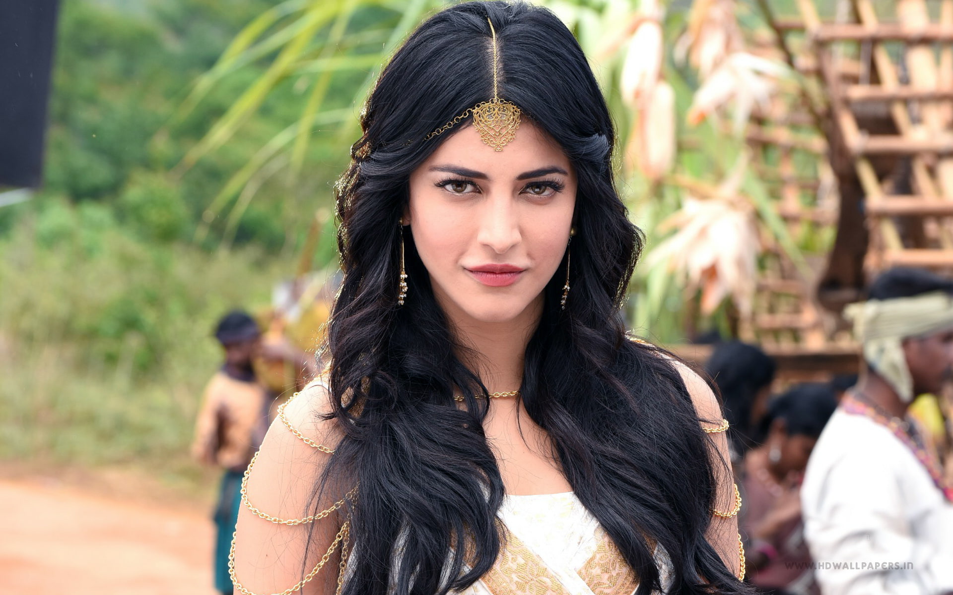 Puli Actress Shruti Haasan portrait one person beautiful woman