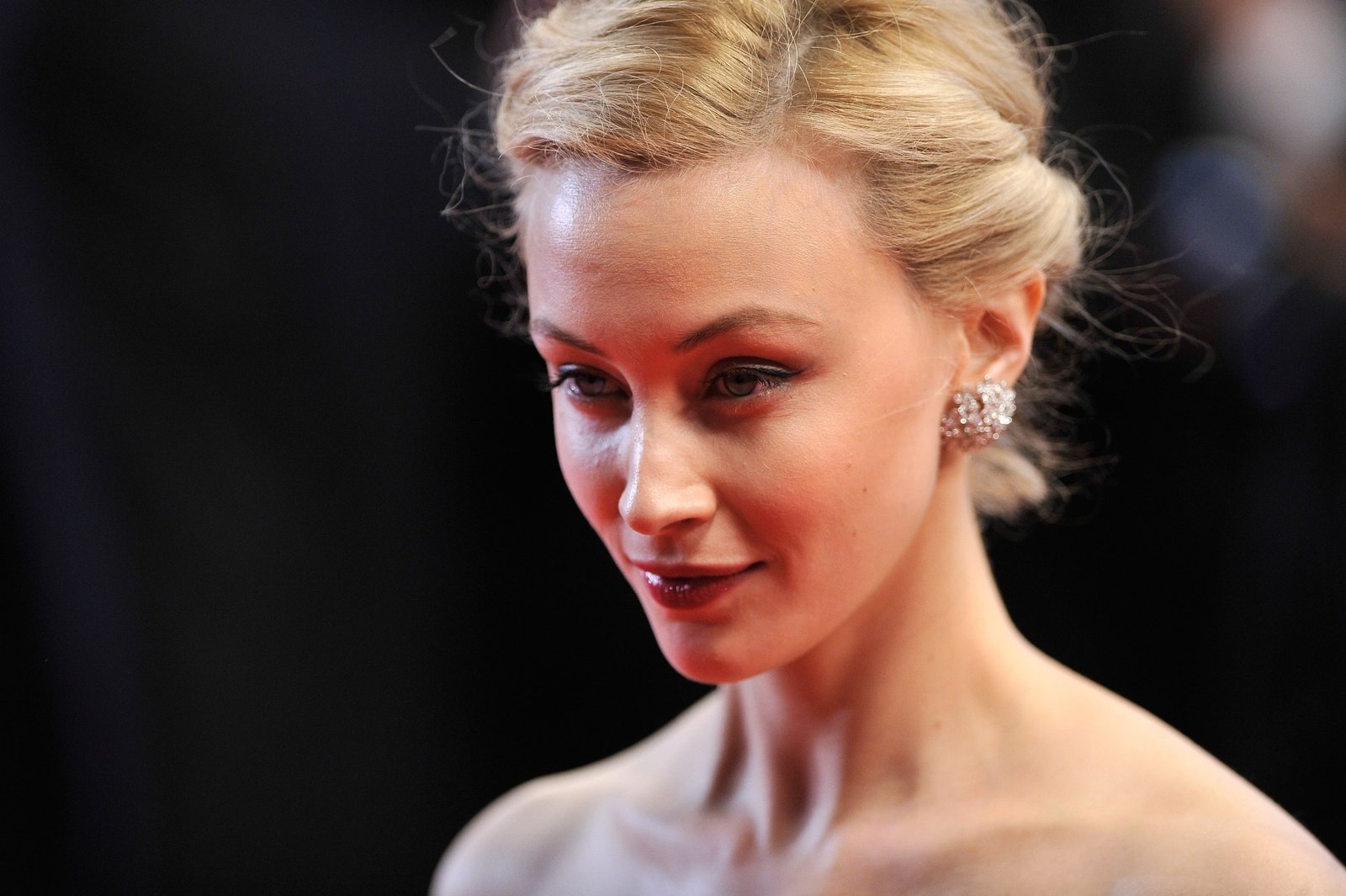 Sarah Gadon women actress blonde face portrait headshot 2k