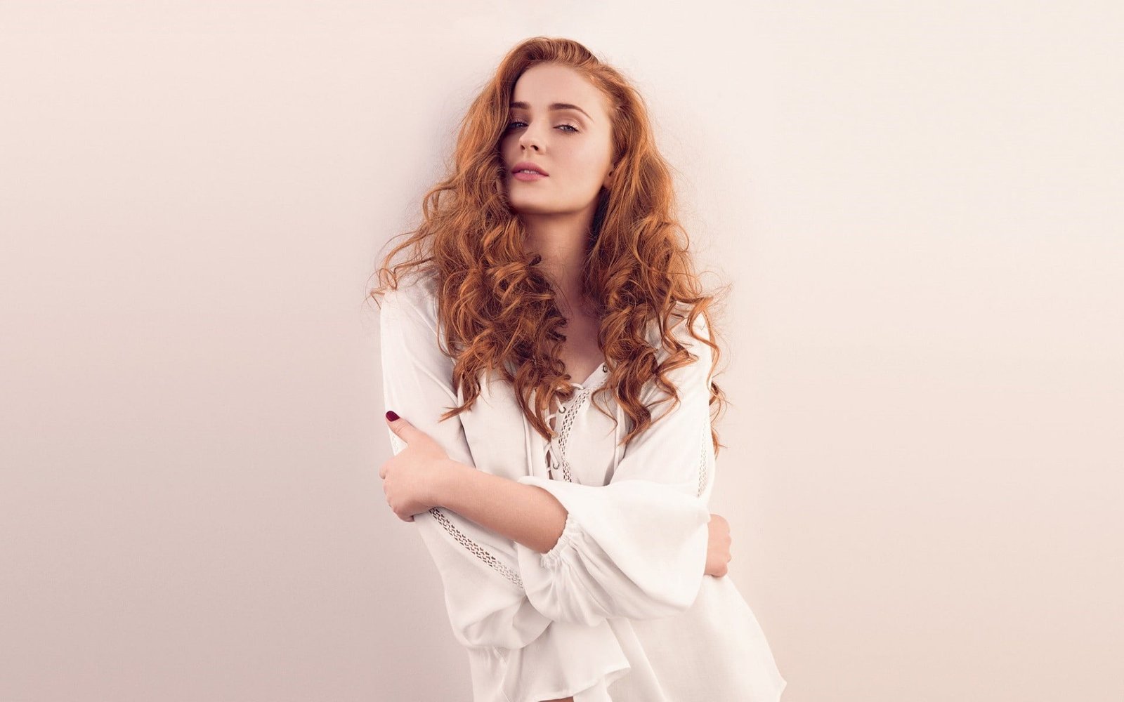 Sophie Turner women actress curly hair long redhead