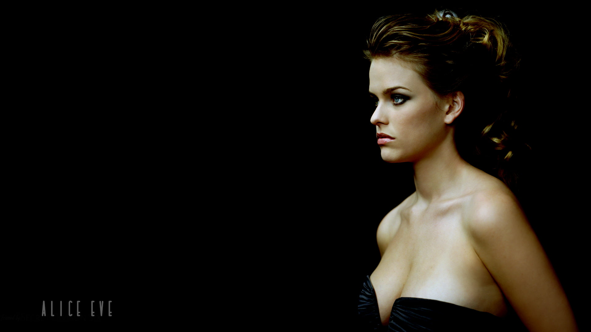 women actress brunette Alice Eve