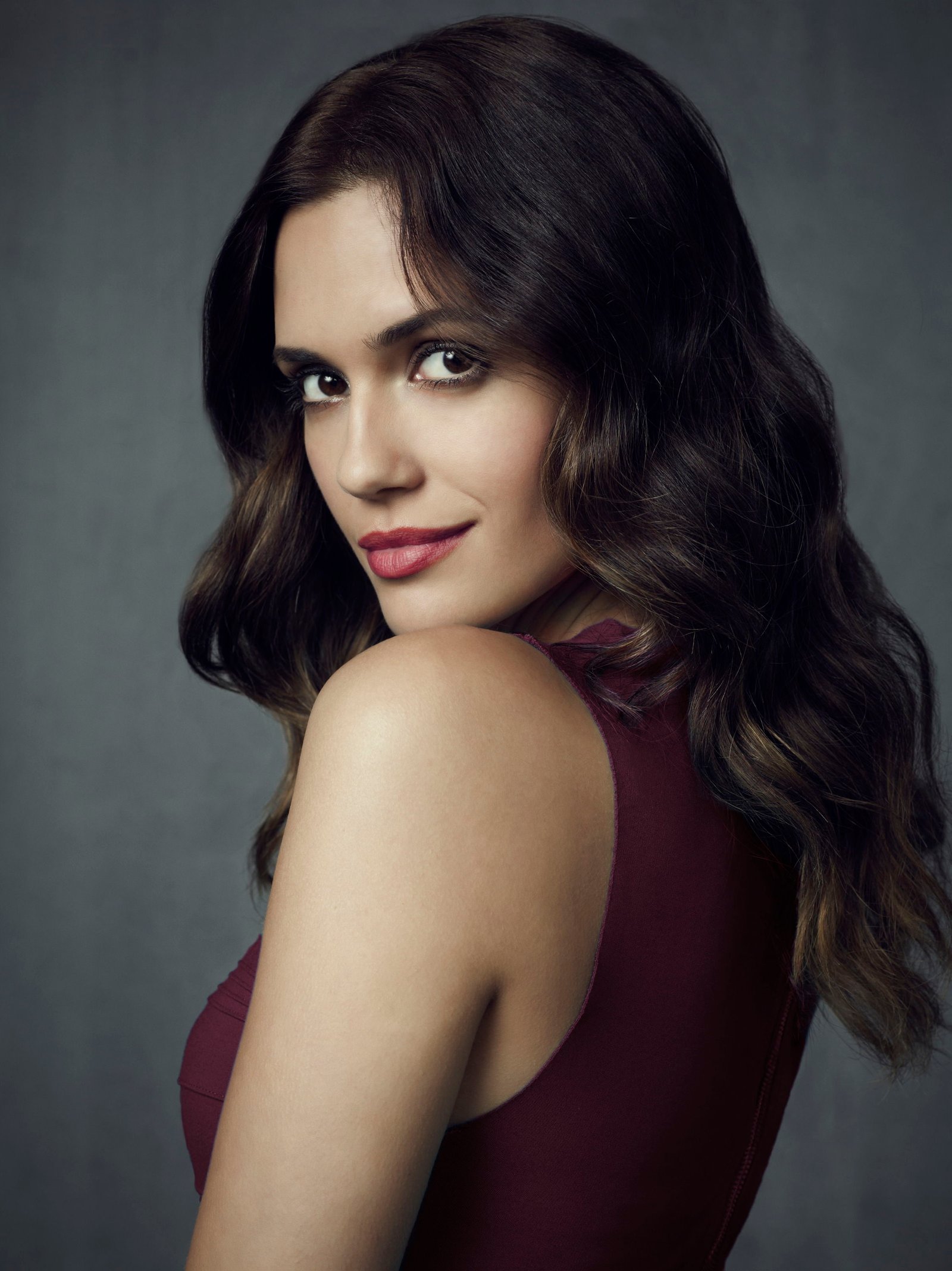 Torrey DeVitto actress brunette long hair smiling looking back 2k