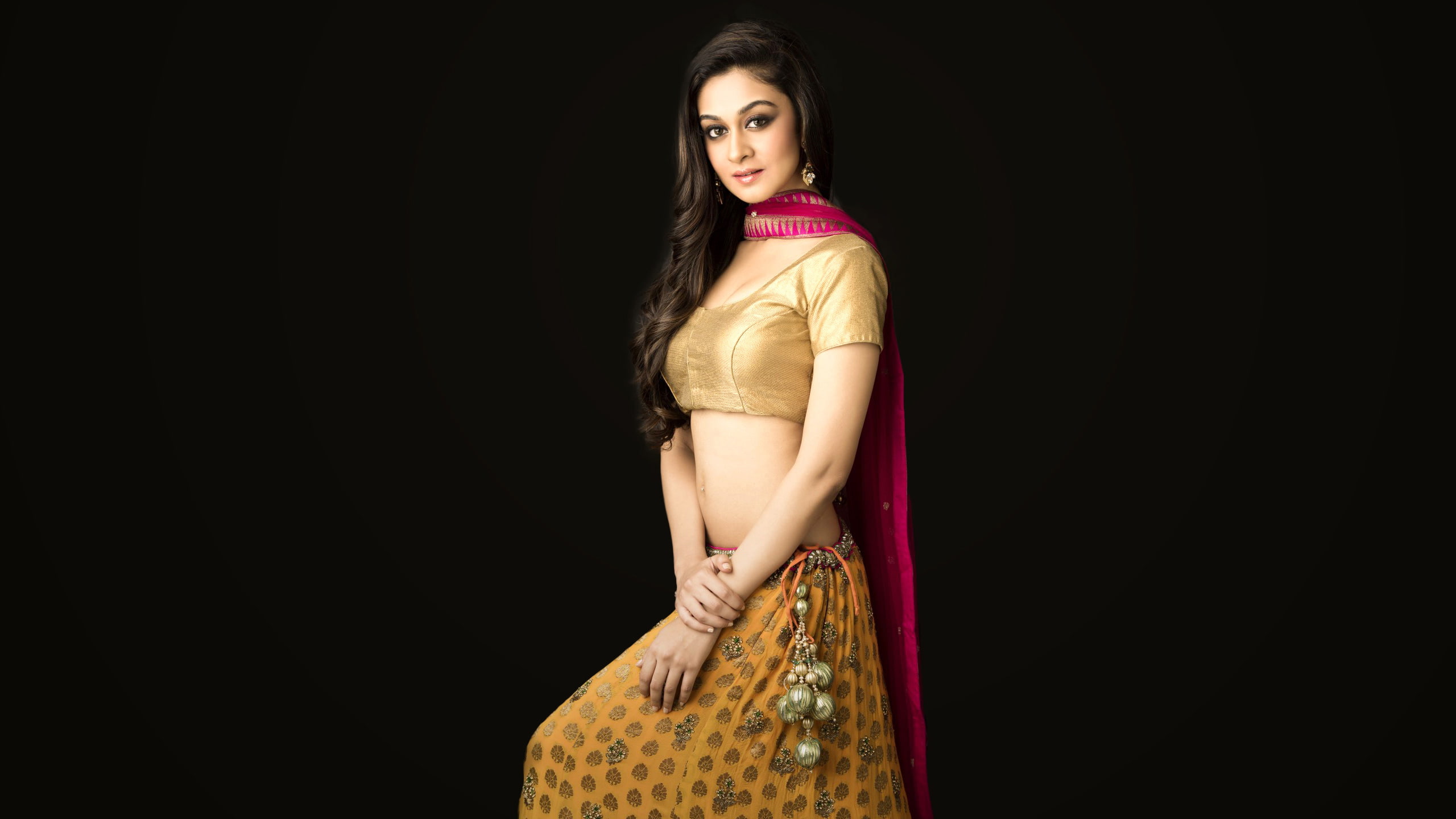 woman in brown ghagra choli dress Aishwarya Arjun Actress Bollywood 2k