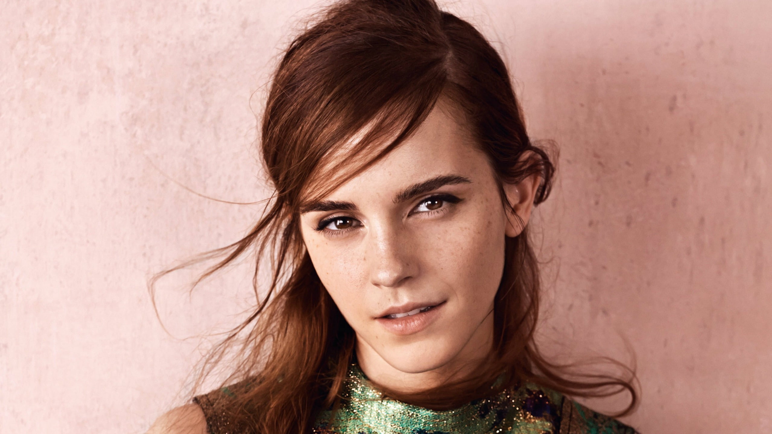 woman's face Emma Watson celebrity actress looking at viewer 2k