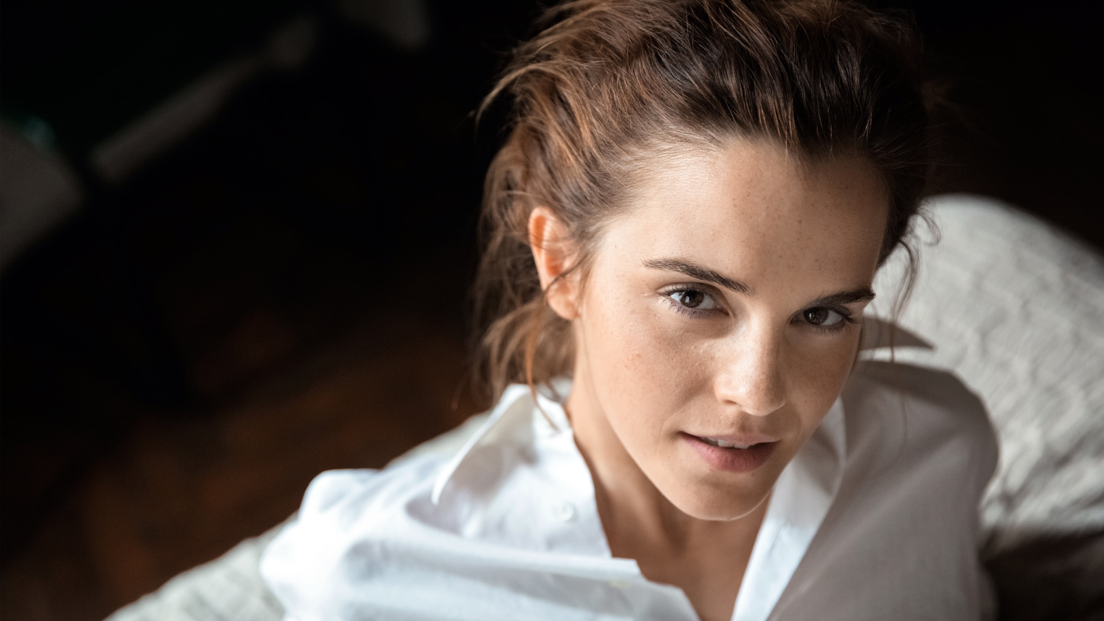 women celebrity Emma Watson looking at viewer actress portrait 78 2k
