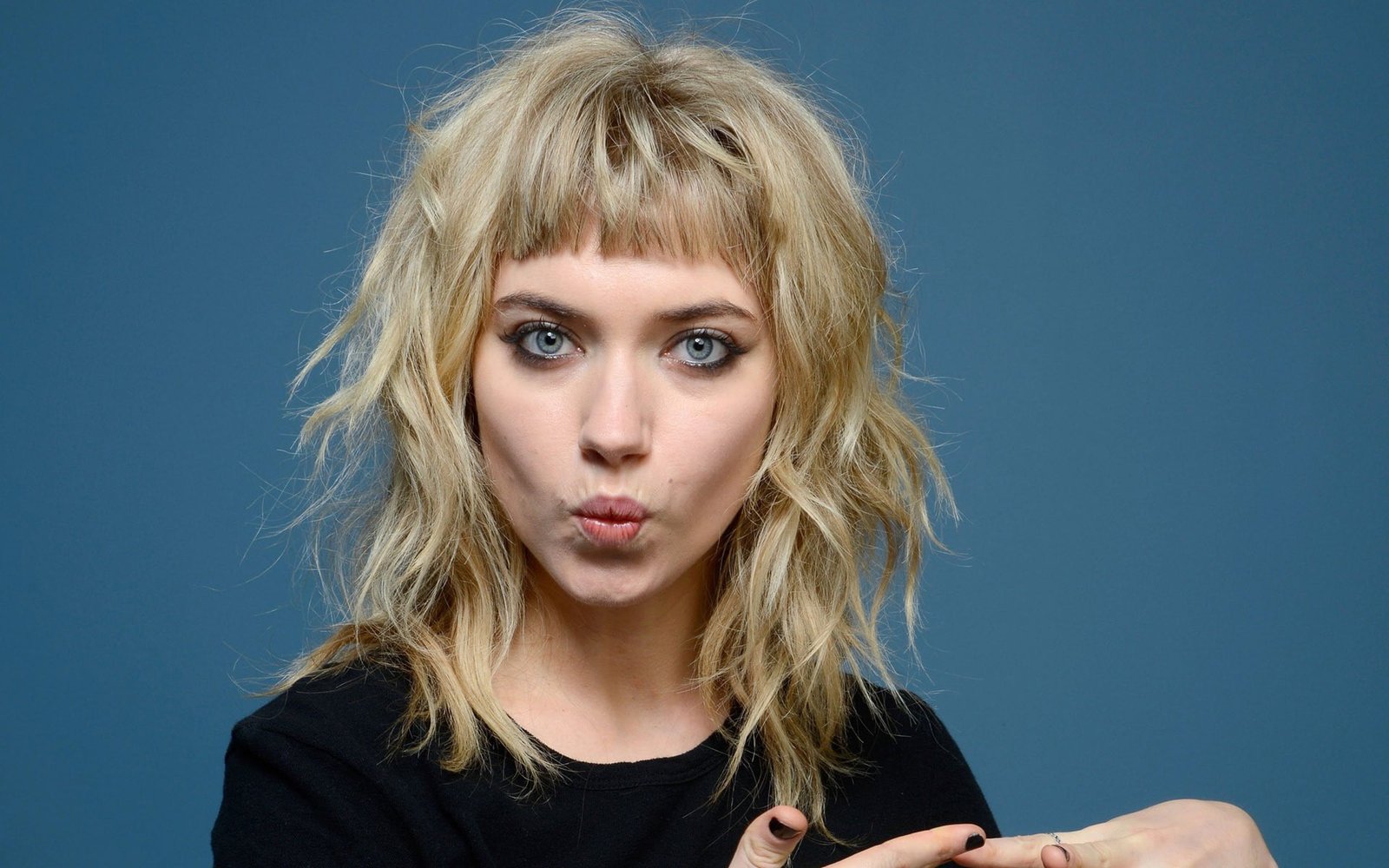 women Imogen Poots blonde actress celebrity wavy hair