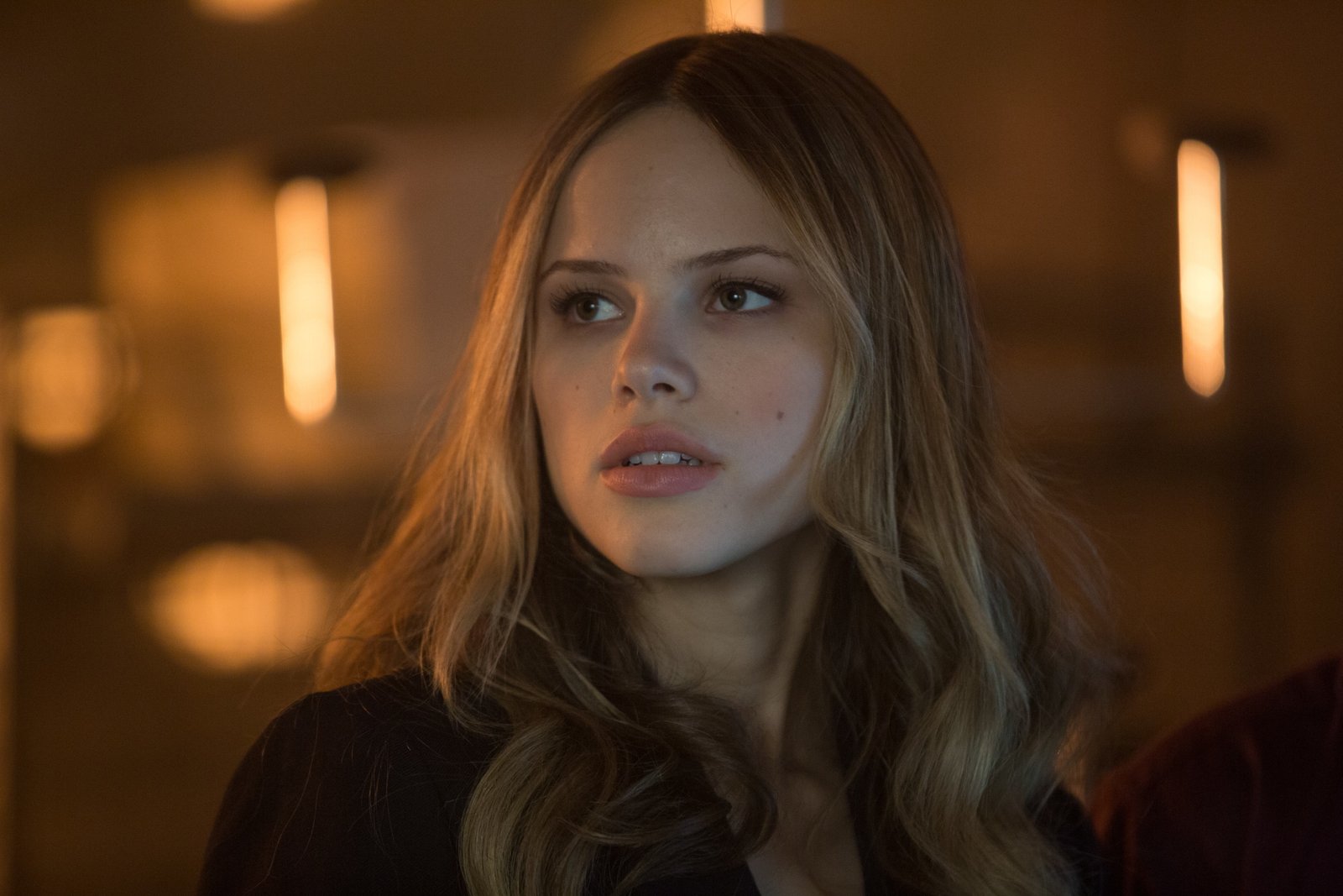 women's black crew neck shirt face actress movies headshot 2k 4k 5k