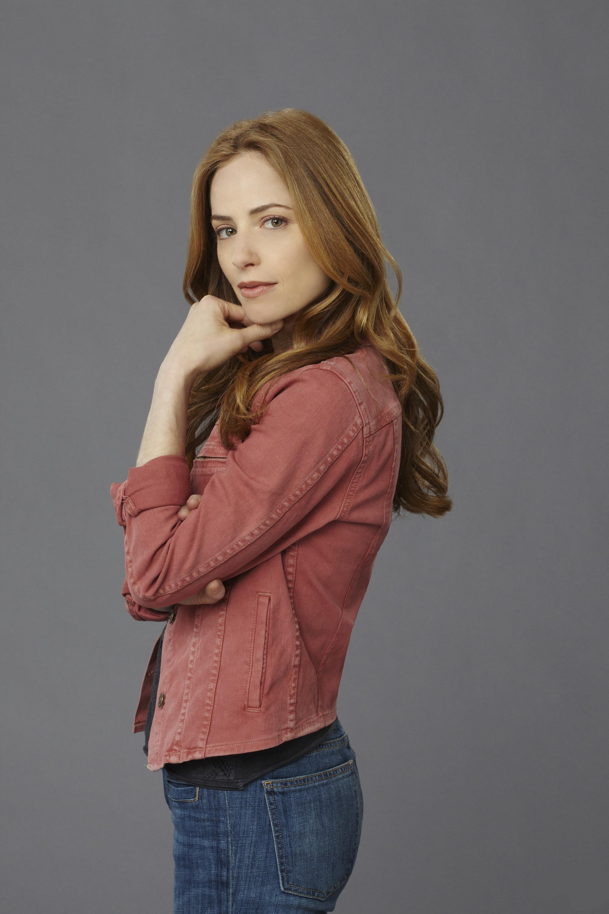 women redhead actress Jaime Ray Newman The Punisher studio shot 2k
