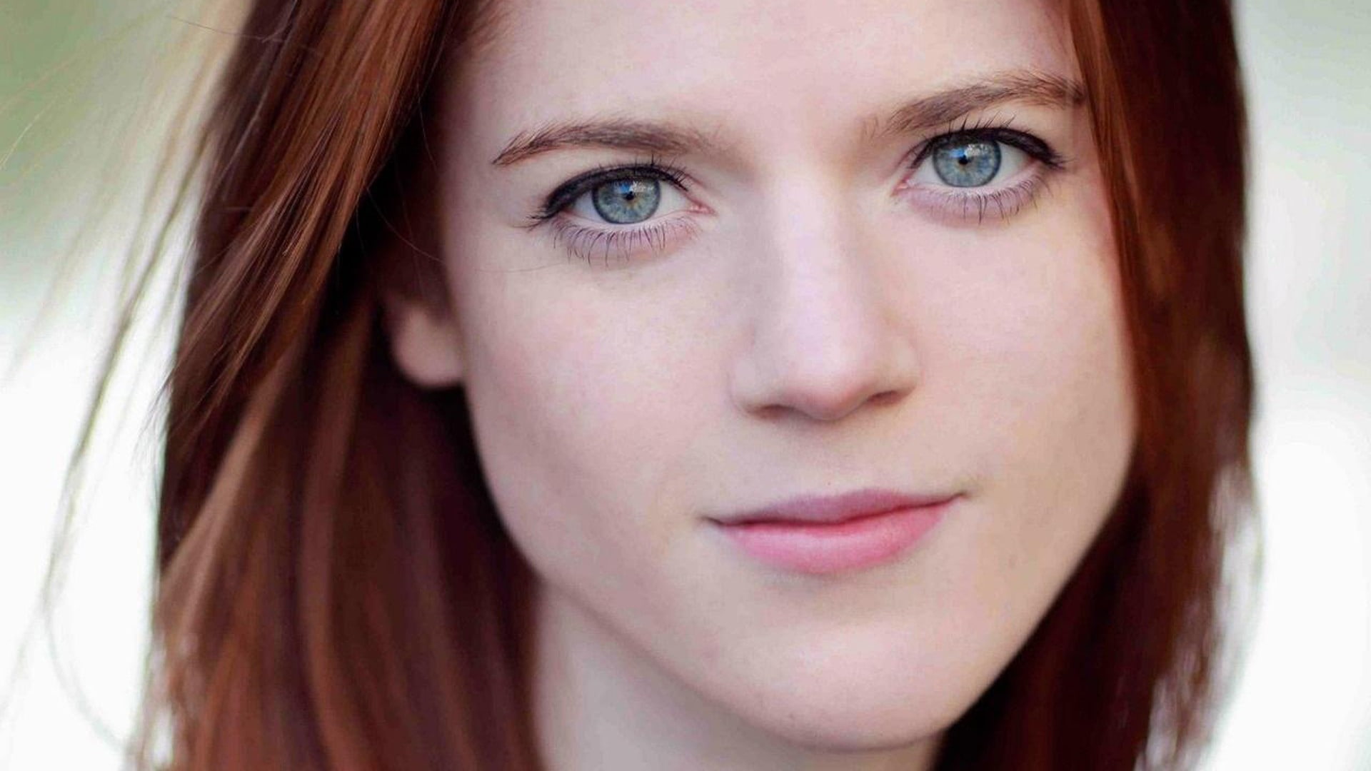 women Rose Leslie actress redhead face eyes looking at viewer