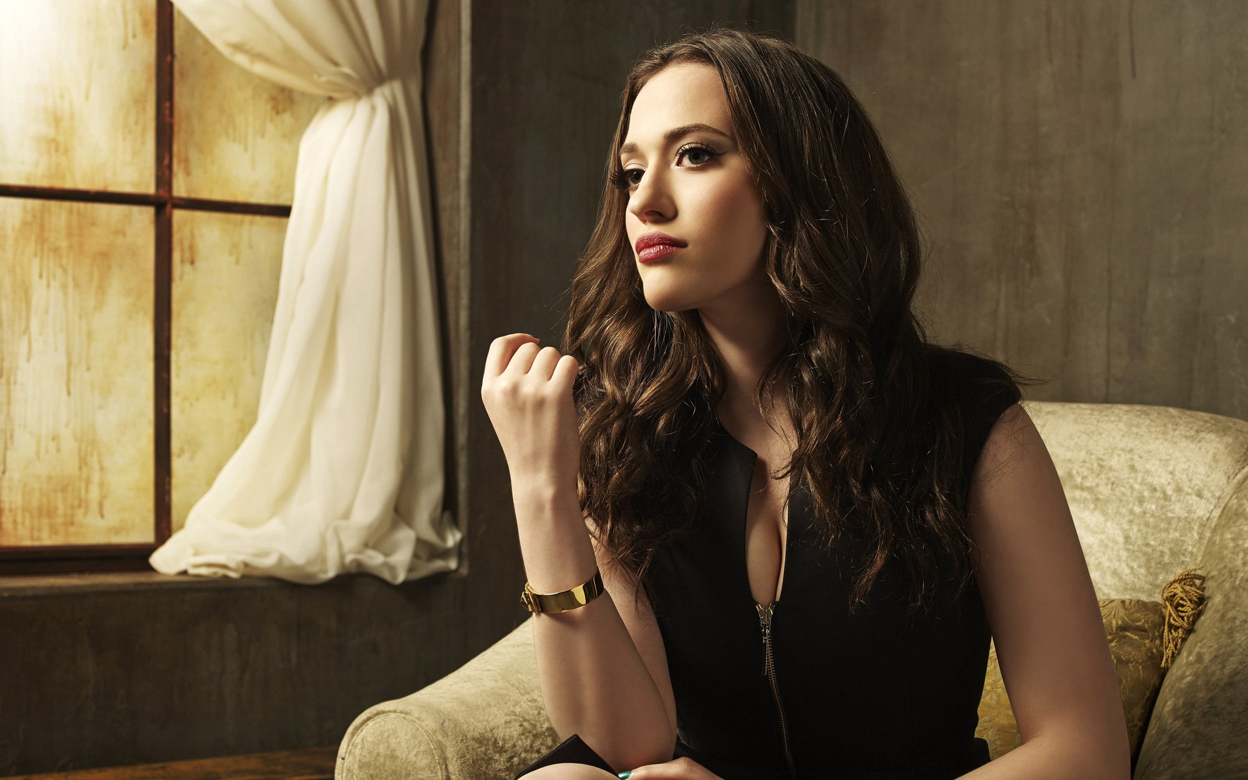 women's black zip up sleeveless top Kat Dennings actress brunette 2k