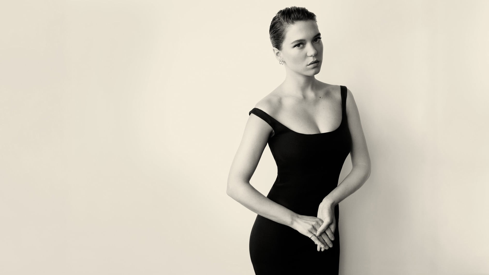 women's sleeveless bodycon dress L a Seydoux actress monochrome