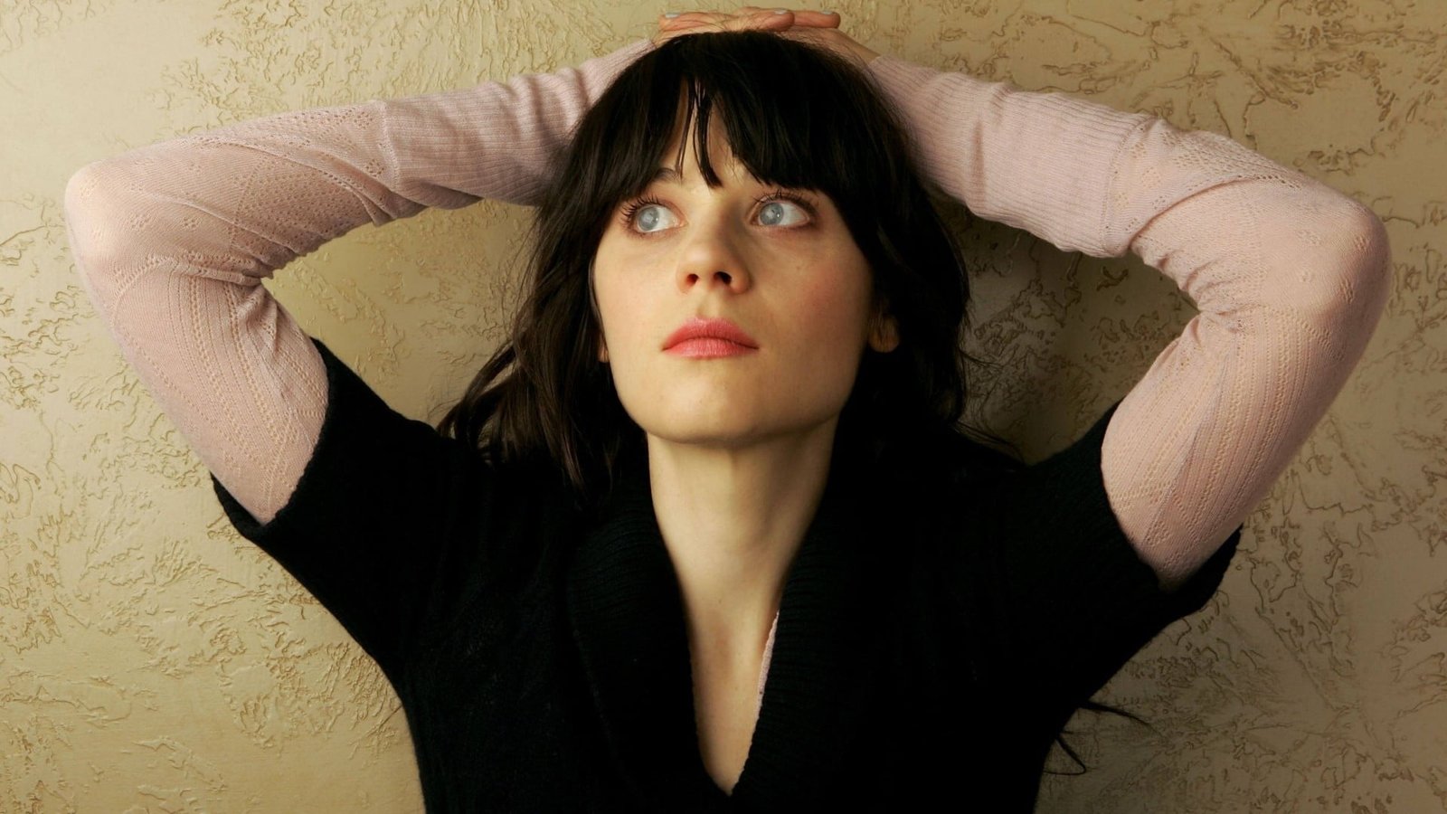 Zooey Deschanel actress arms up women celebrity one person
