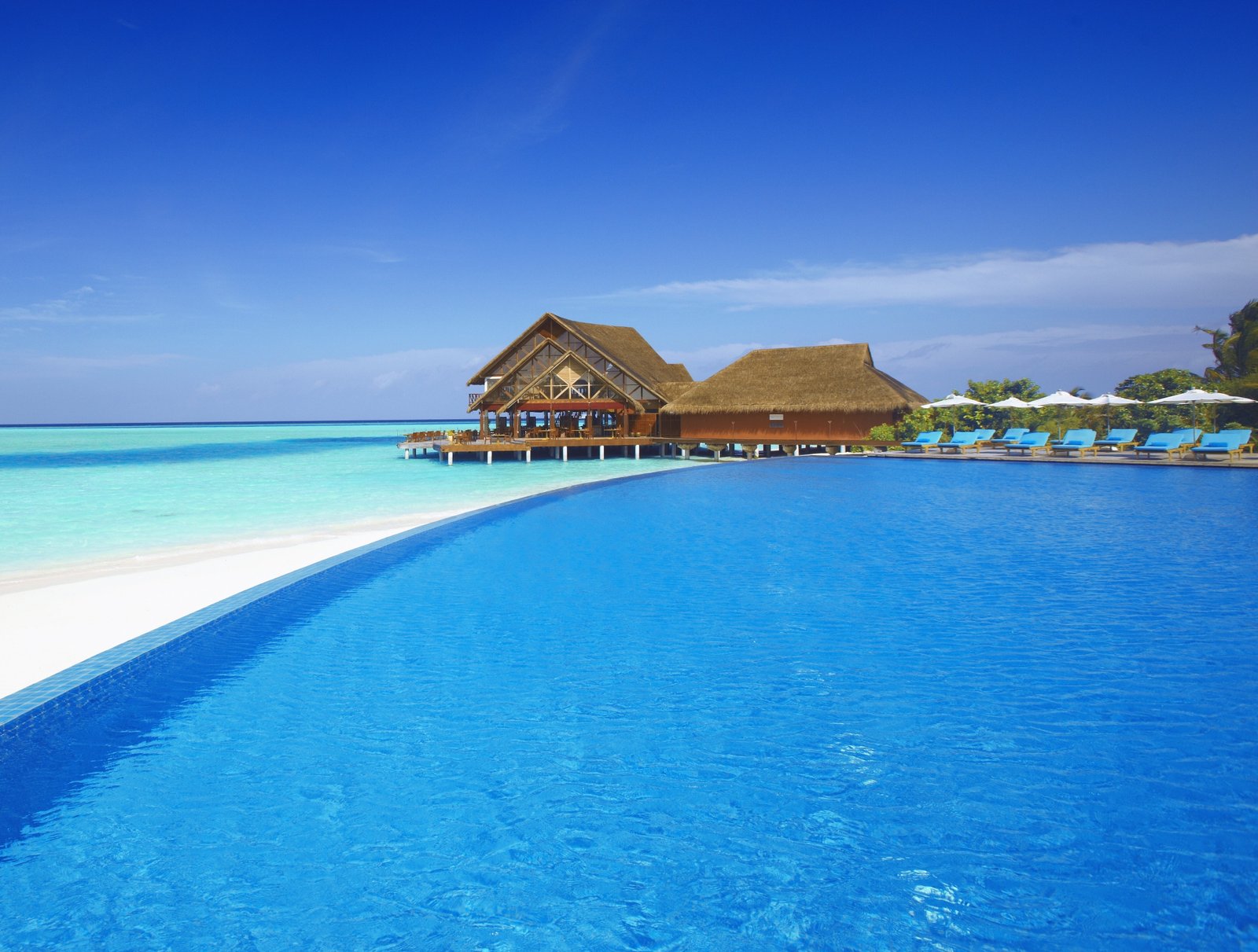 Beach resorts Maldives 2k 4k