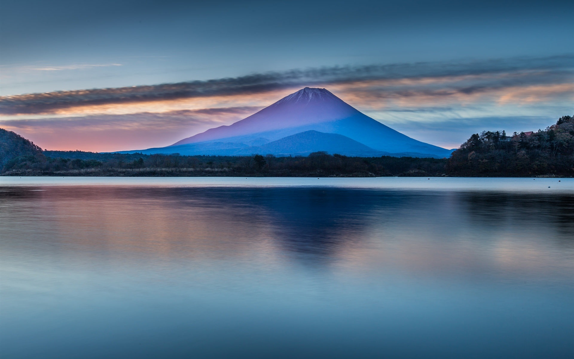 Beautiful Japan nature scenery Mount Fuji lake clouds dawn 2k