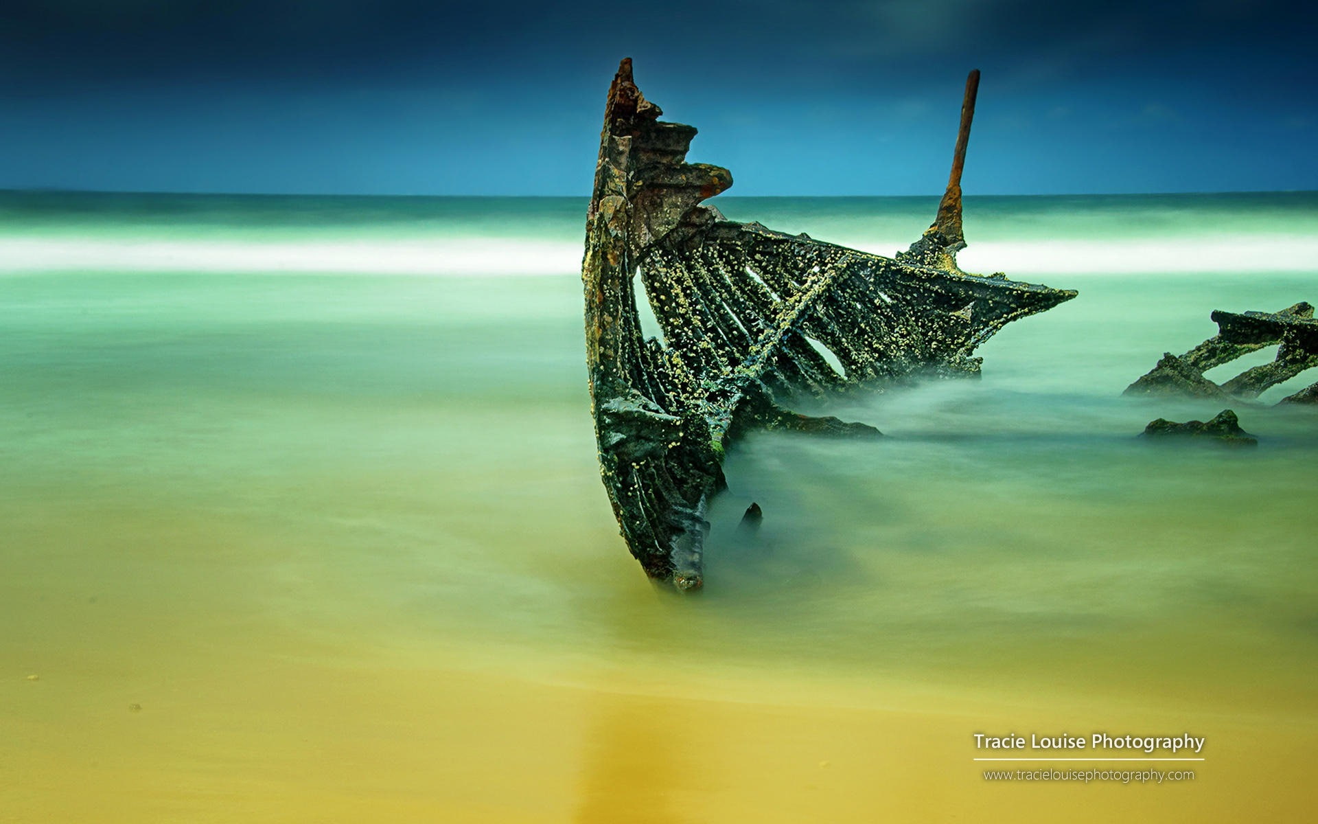 Queensland Australia Windows 8 HD Wallpaper 11 black ship wreck wallpaper 2k