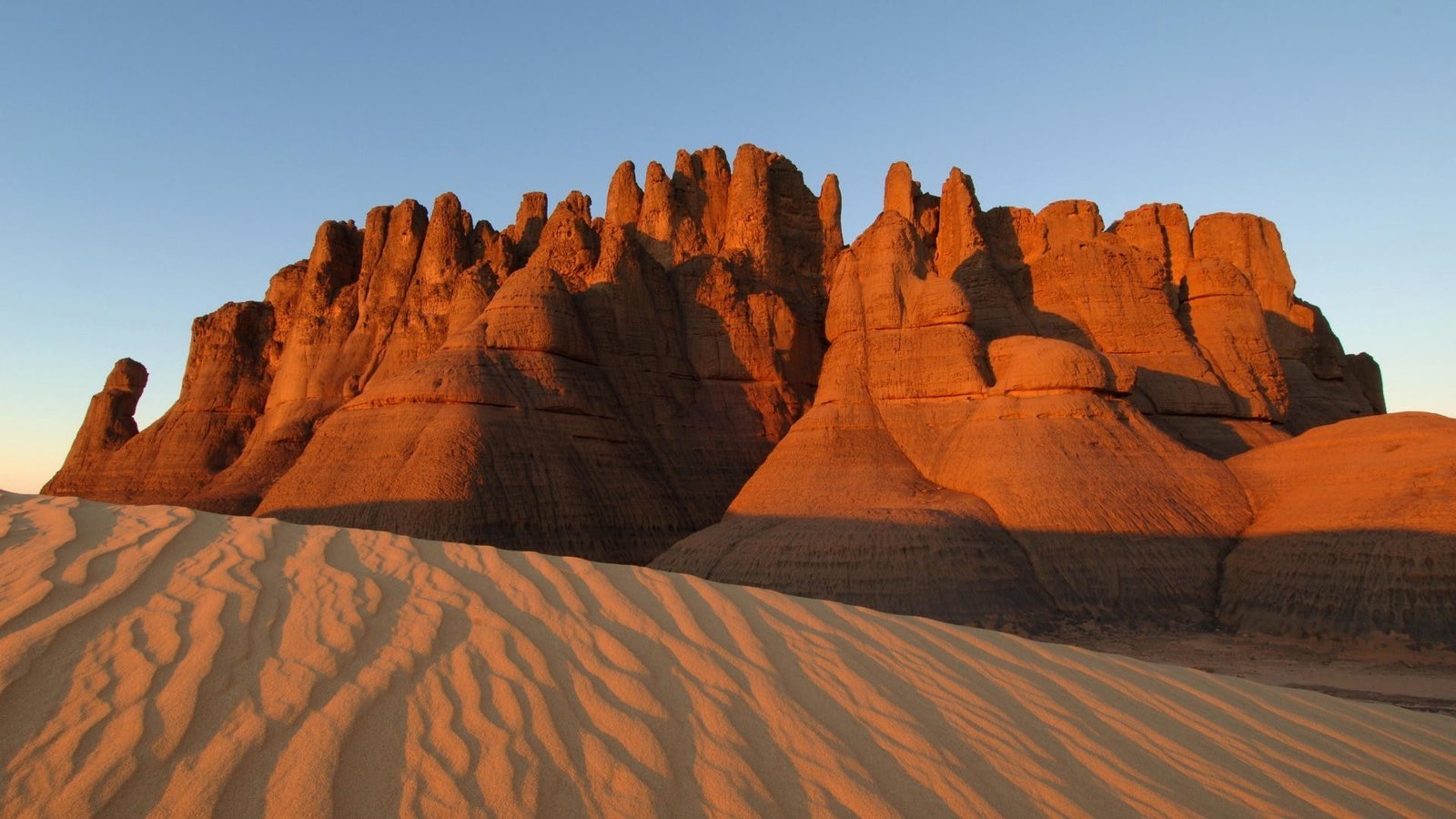 nature desert sand rock formation Algeria 2k