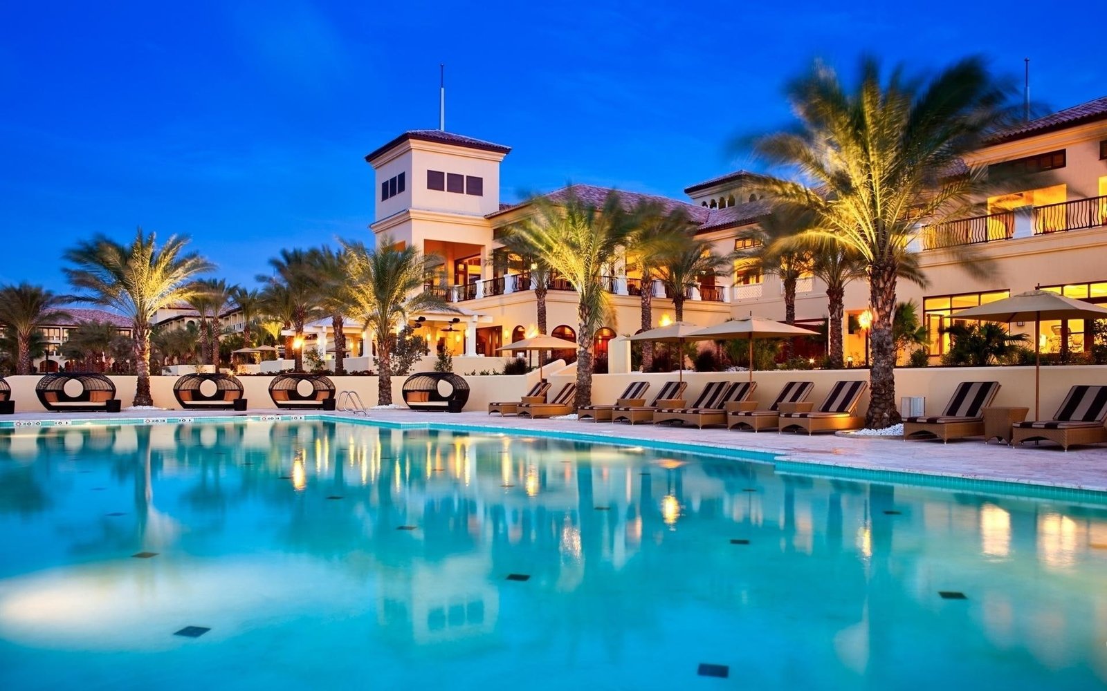 Perfect holiday resort below ground pool beaches 2k