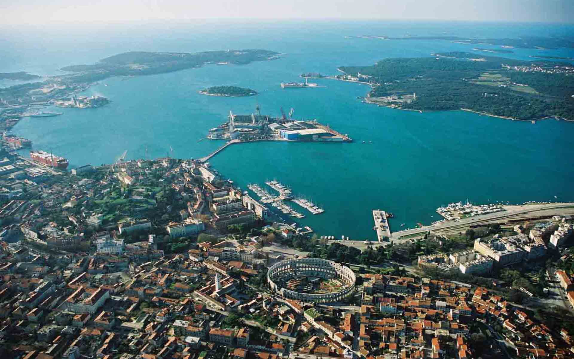 Pula Located On The Istrian Peninsula At Top Of Croatia Famous For Its Beaches And Roman Ruins Amfiteatar In 2k