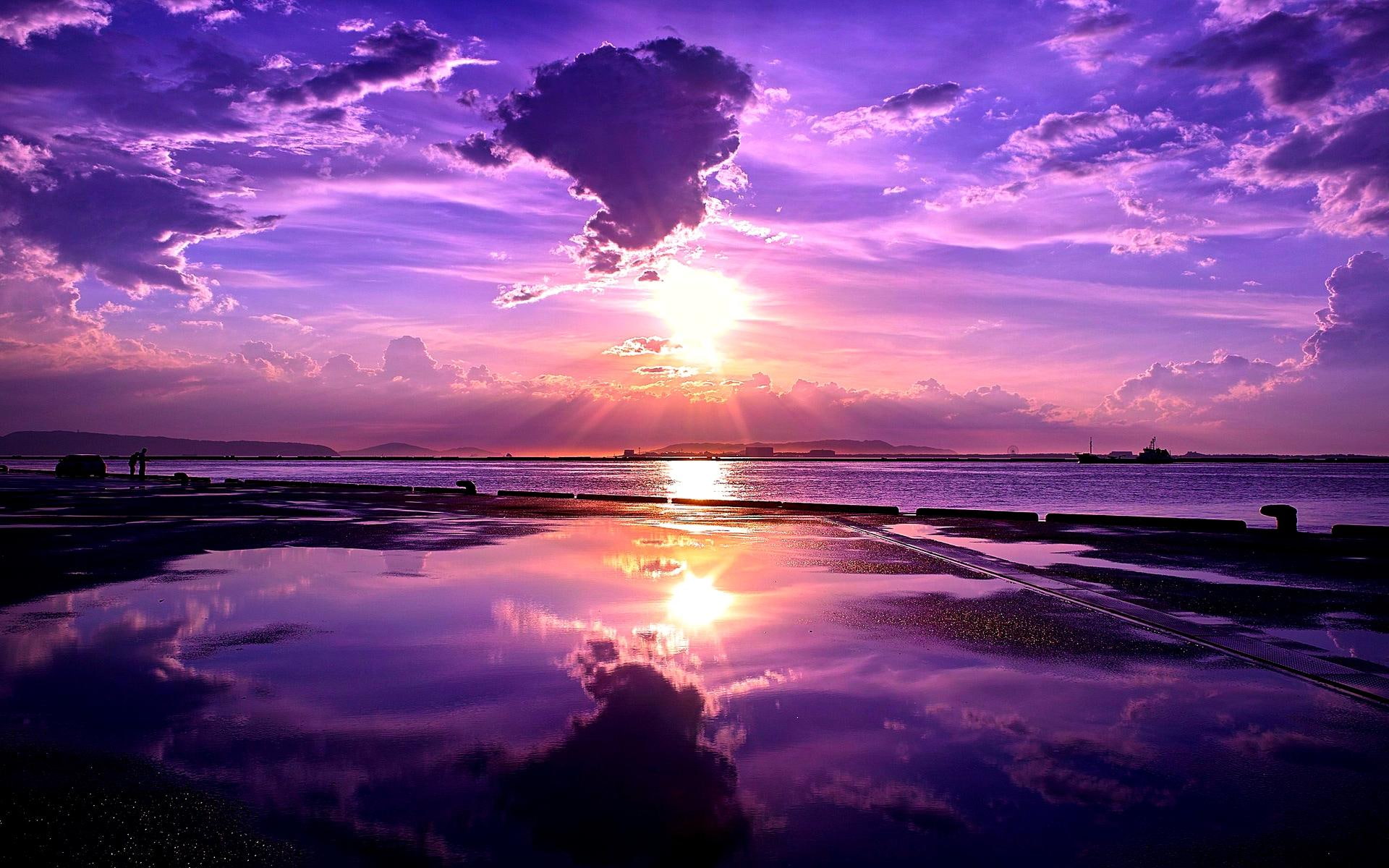 Beautiful Horizon landscape photography of purple sky on ocean during sunrise wallpaper 2k