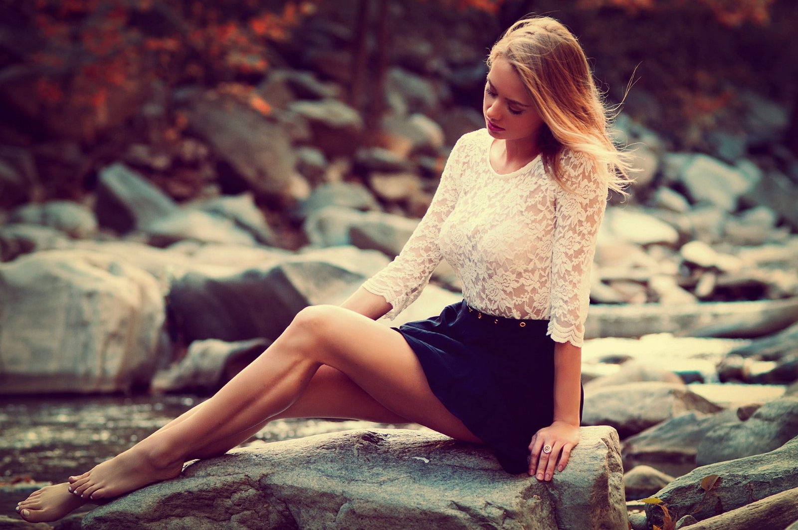 women's white lace scoop neck long sleeved shirt hair legs 2k