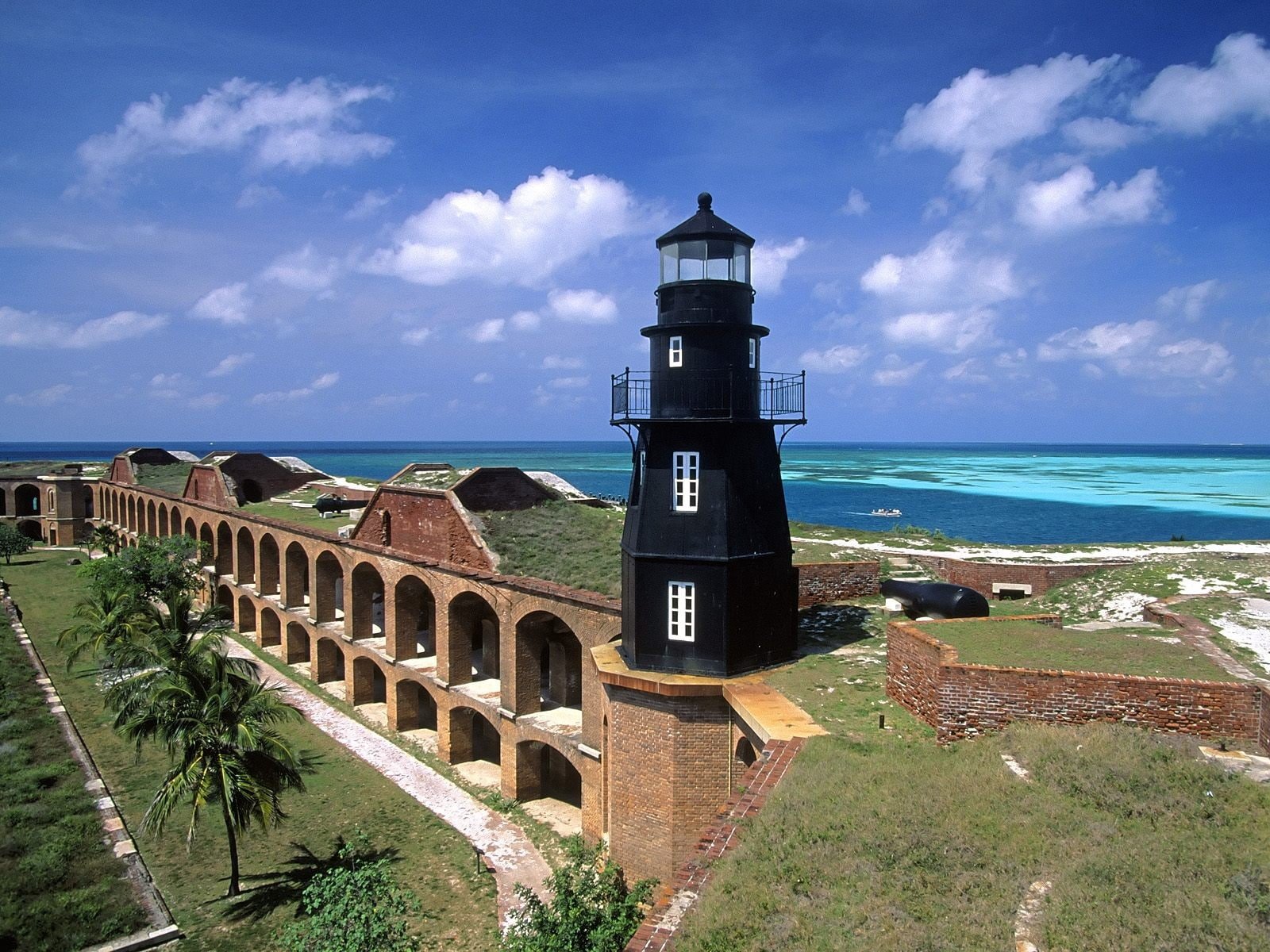 fort sea beach cannons coast lighthouse architecture 2k