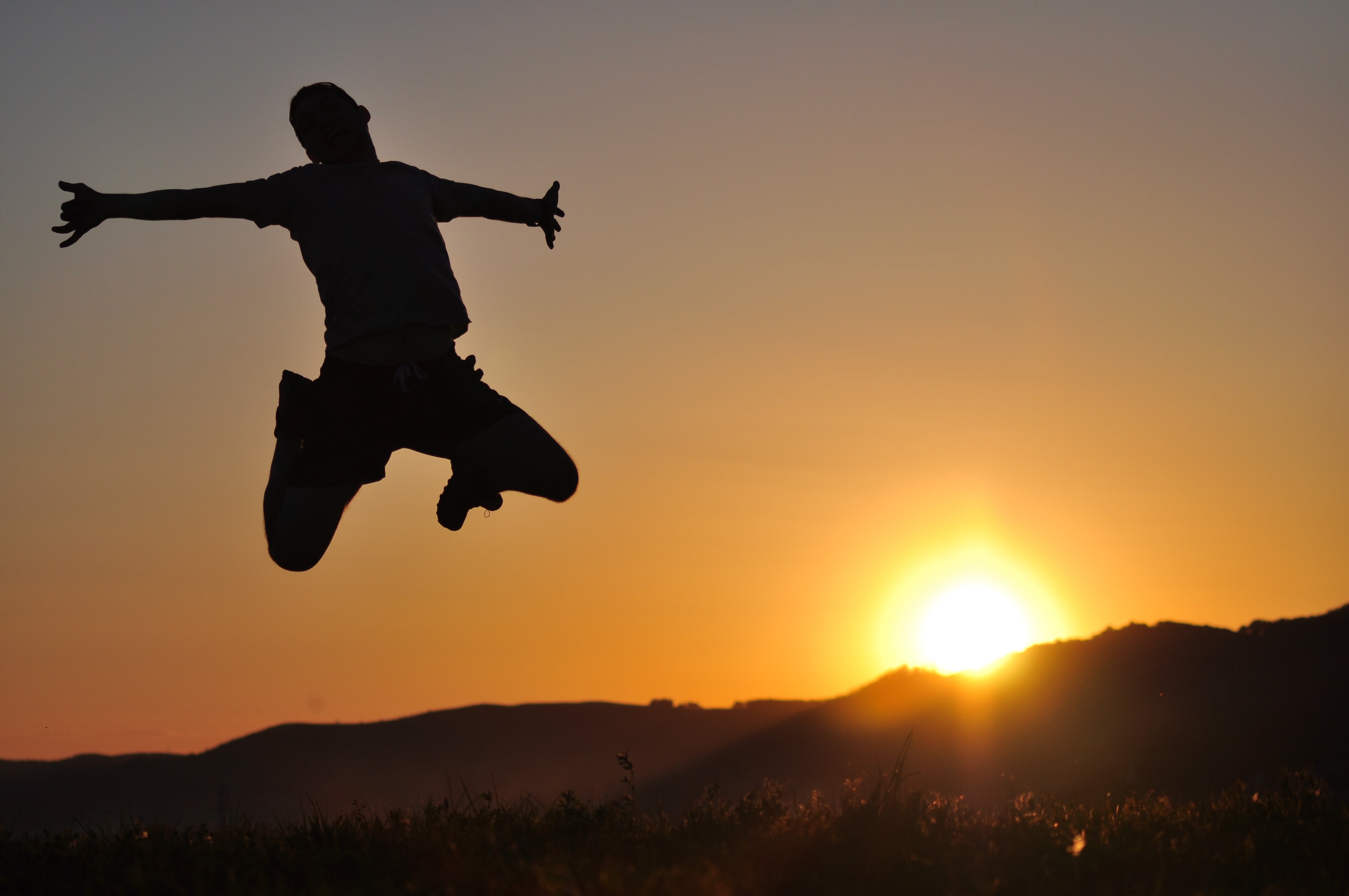 sunset scenery running happy nature jumping sky sport 2k 4k