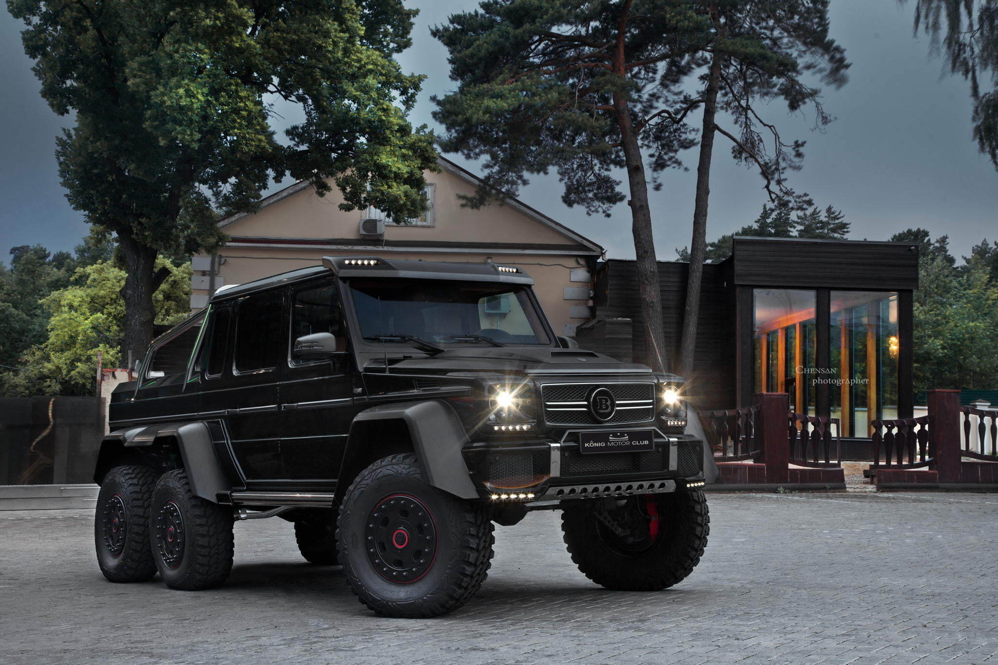 black Mercedes Benz G class SUV Brabus Gelandewagen AMG 2k
