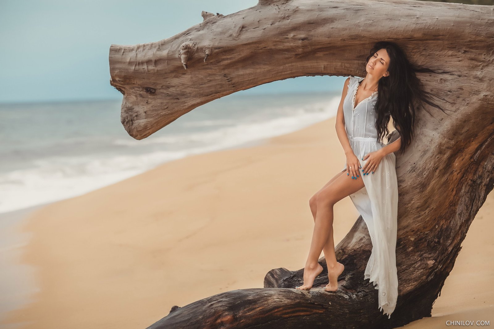 Ivan Chinilov beach sea legs barefoot women outdoors 2k
