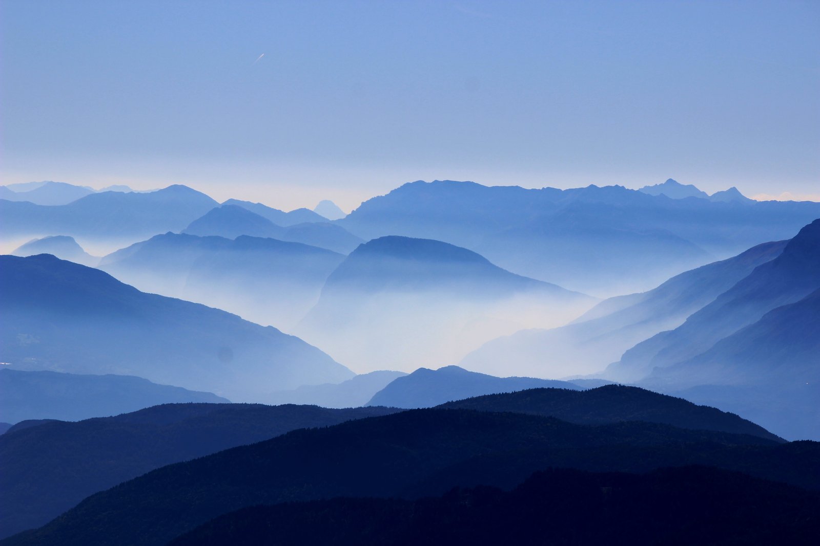 landscape photo of mountains with fog mountain graphics art 2k 4k 5k