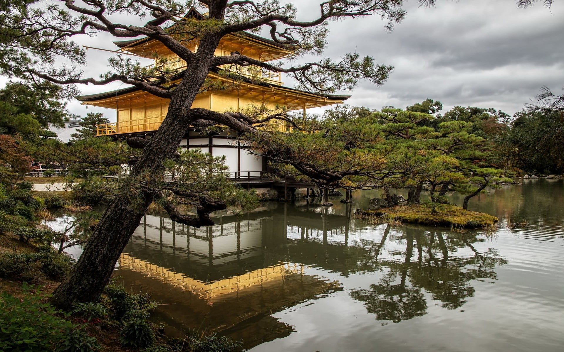 beige white and black temple Kyoto Japan nature landscape 2k