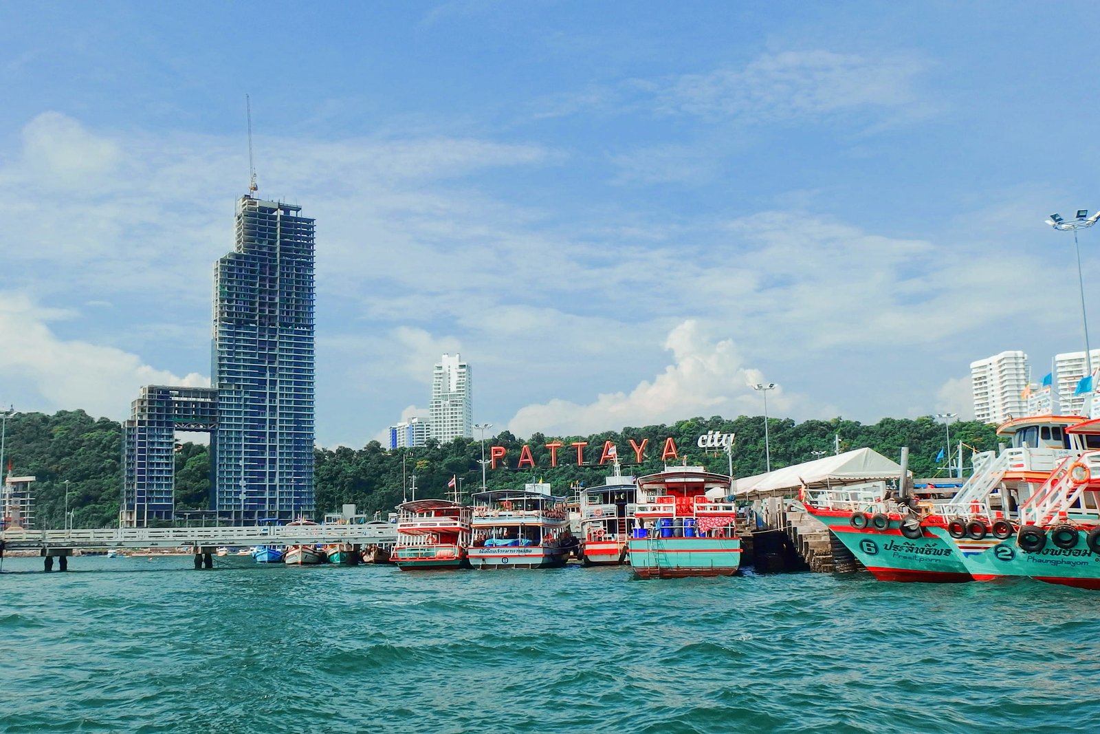 pattaya thailand sea beach pier boat architecture built structure 2k