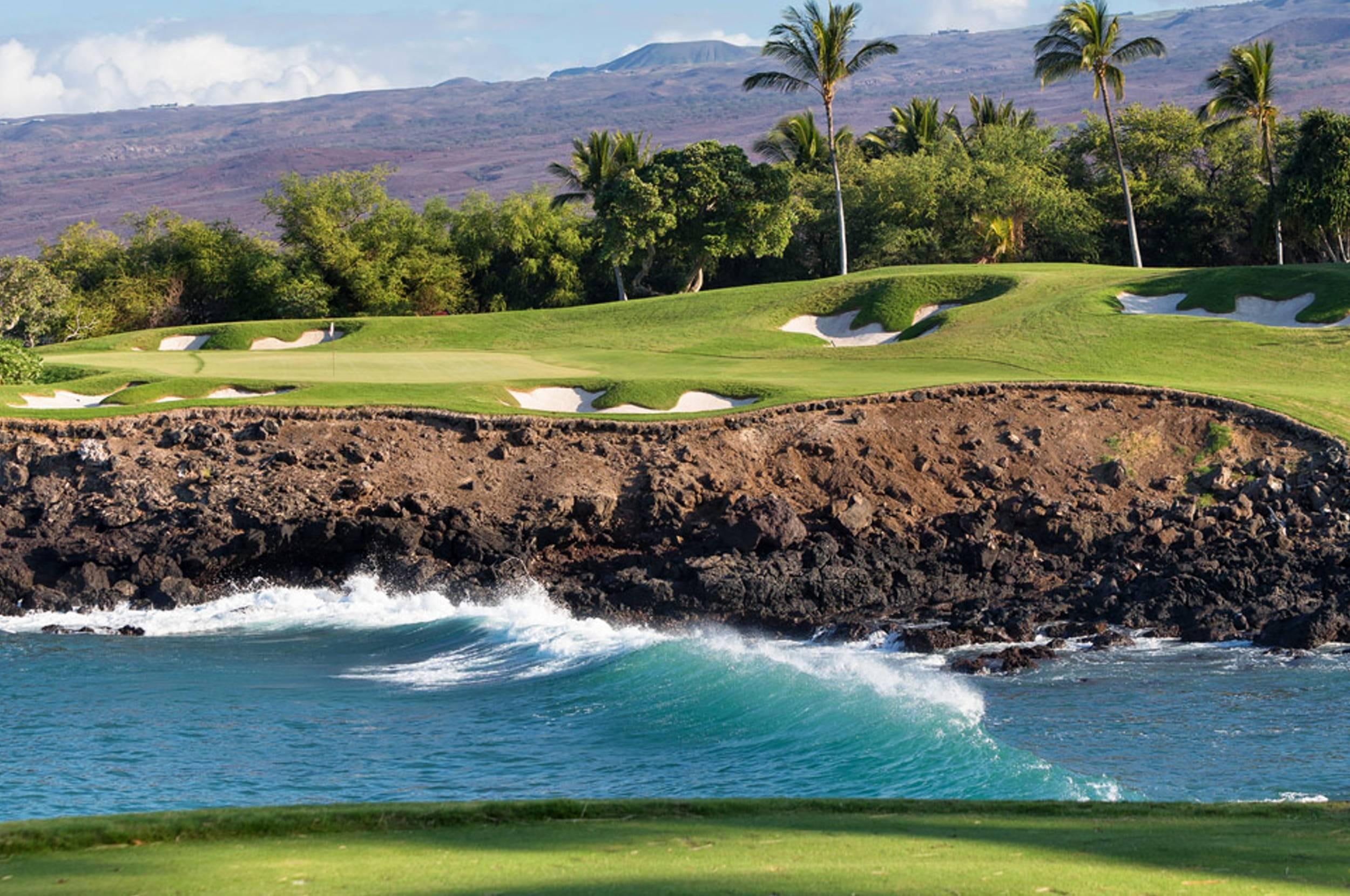 Hawaii Beach Golf Course island view black hawaiian dramatic 2k