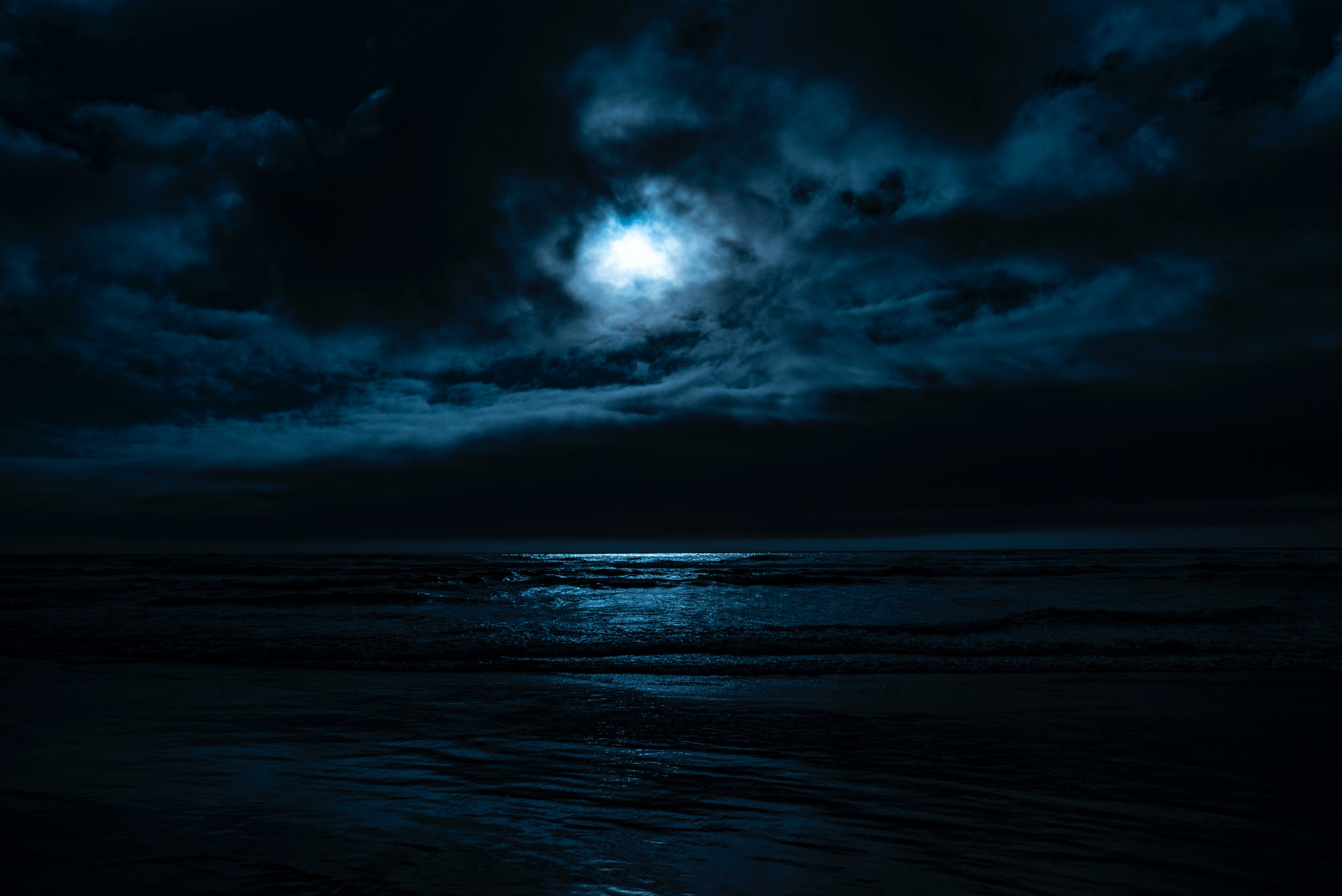 black and white sky sea night moon horizon water cloud 2k 4k