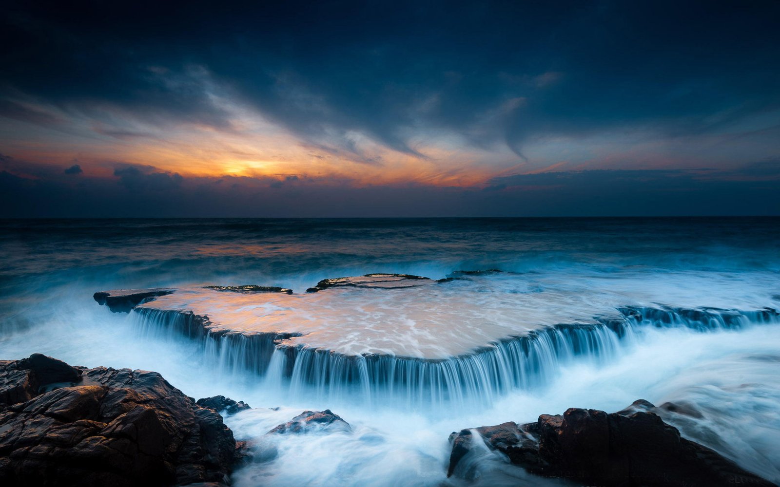 Sunset Ocean Wave Plate From Volcanic Rock Waterfall Effect Vinh Hy Bay Ninh Thuan Vietnam Hd Wallpaper For Mobile Phones And Computer 2k 4k