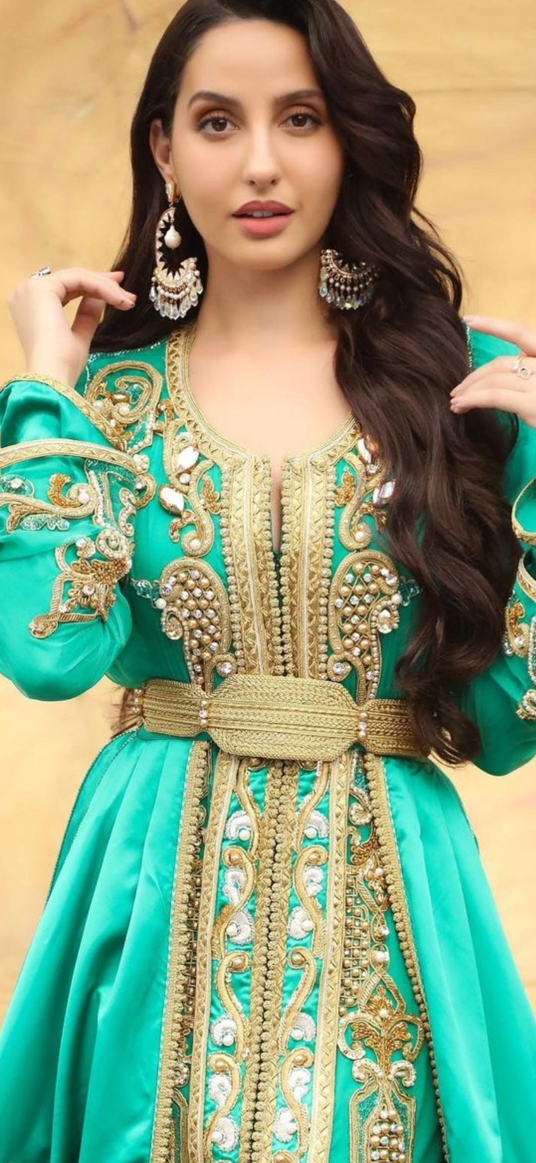 Nora Fatehi bonito bollywood HD phone wallpaper