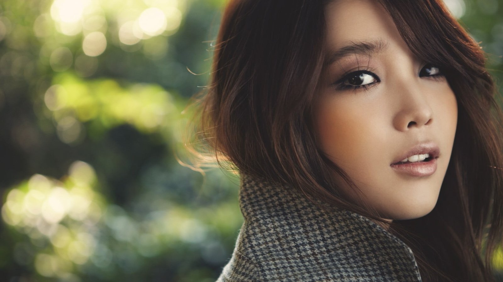 women Asian brunette looking back brown eyes IU Korean 2k