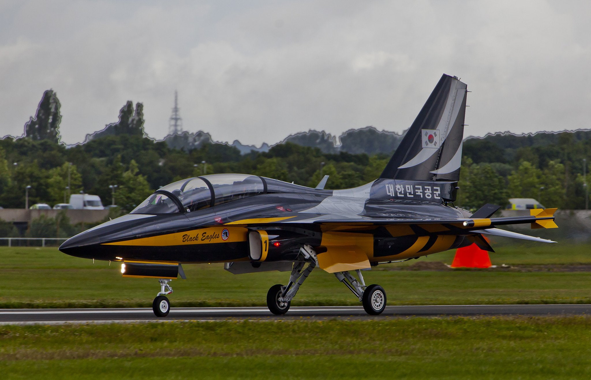 aerobatic air aircrafts black eagle eagles golden jets 2k