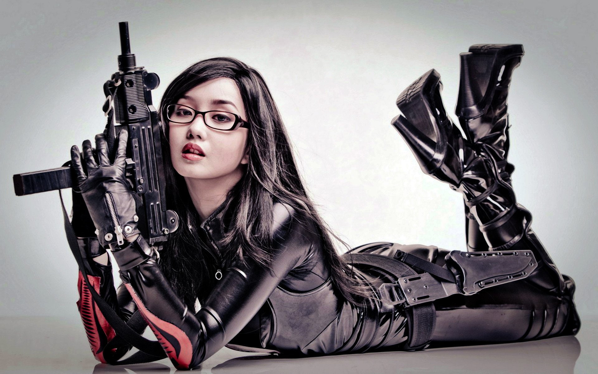 and girl guns korean machinegun soldier women 2k