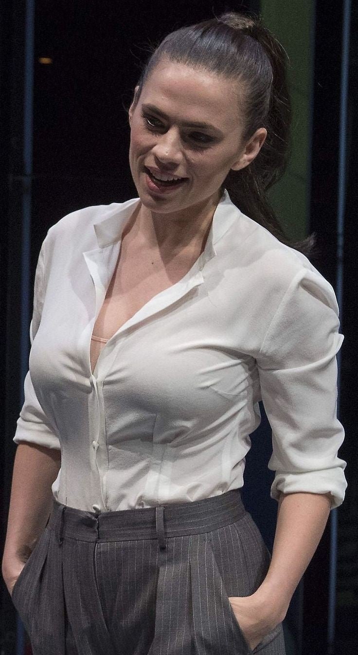 Officer hayley atwell actress hollywood celebrity
