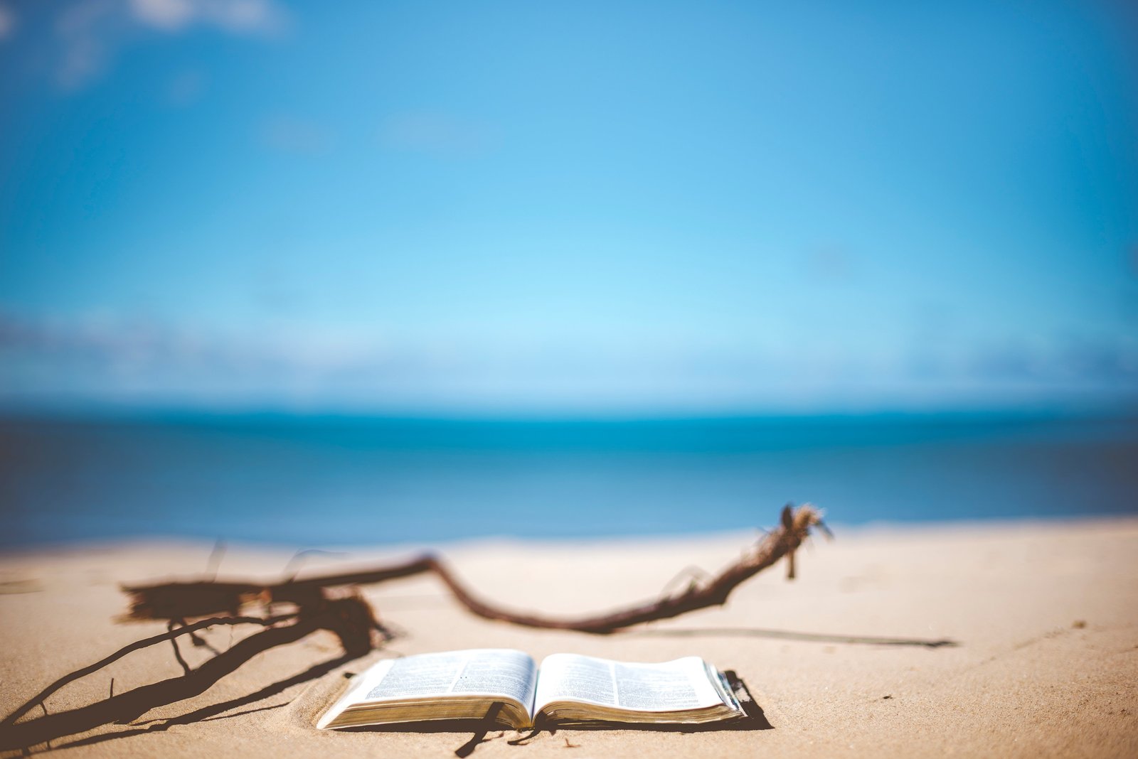 nature water beach books sea land sand horizon over 2k 4k 5k