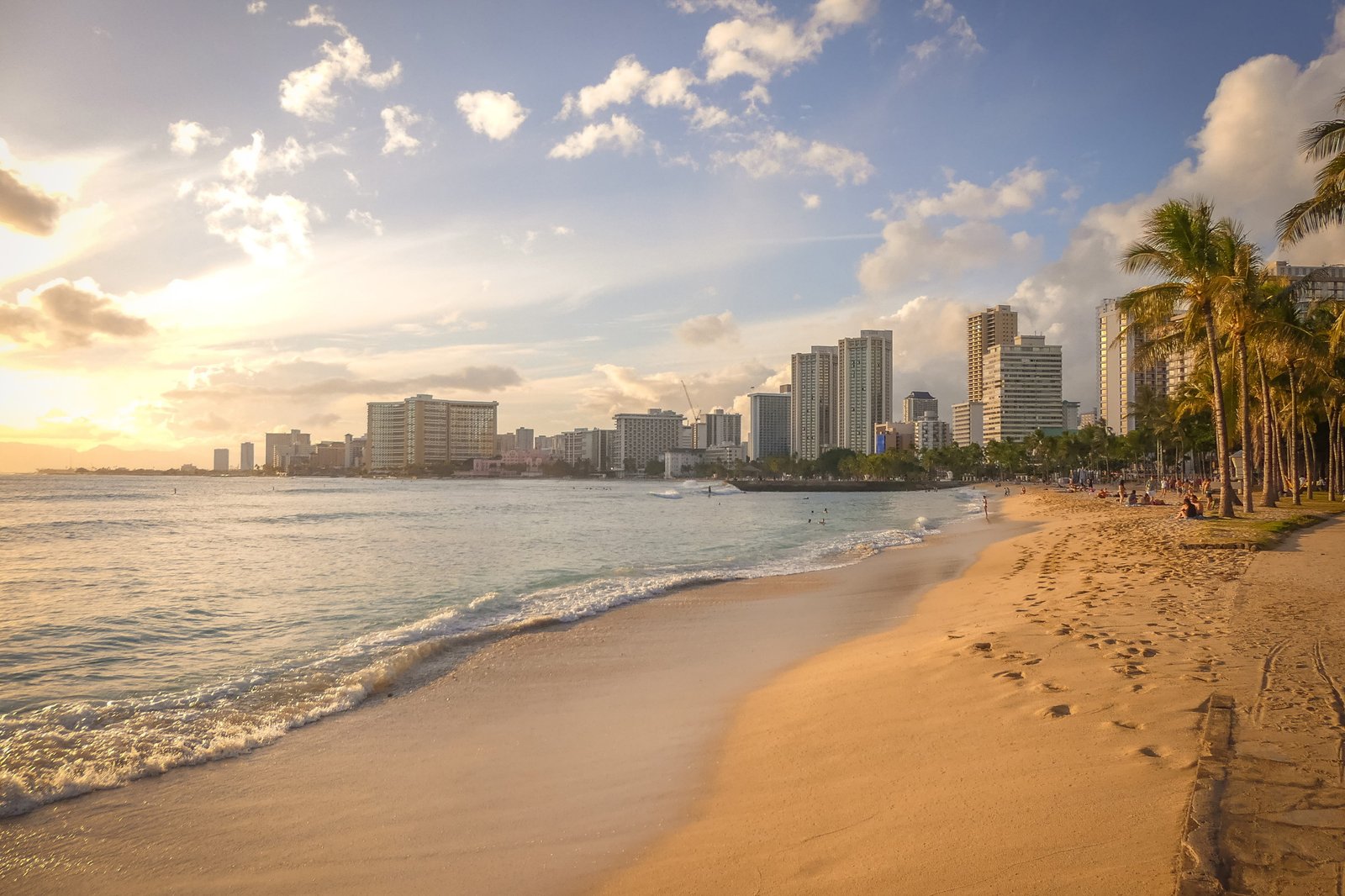 Waikiki Beach nature coast water built structure building exterior 2k 4k