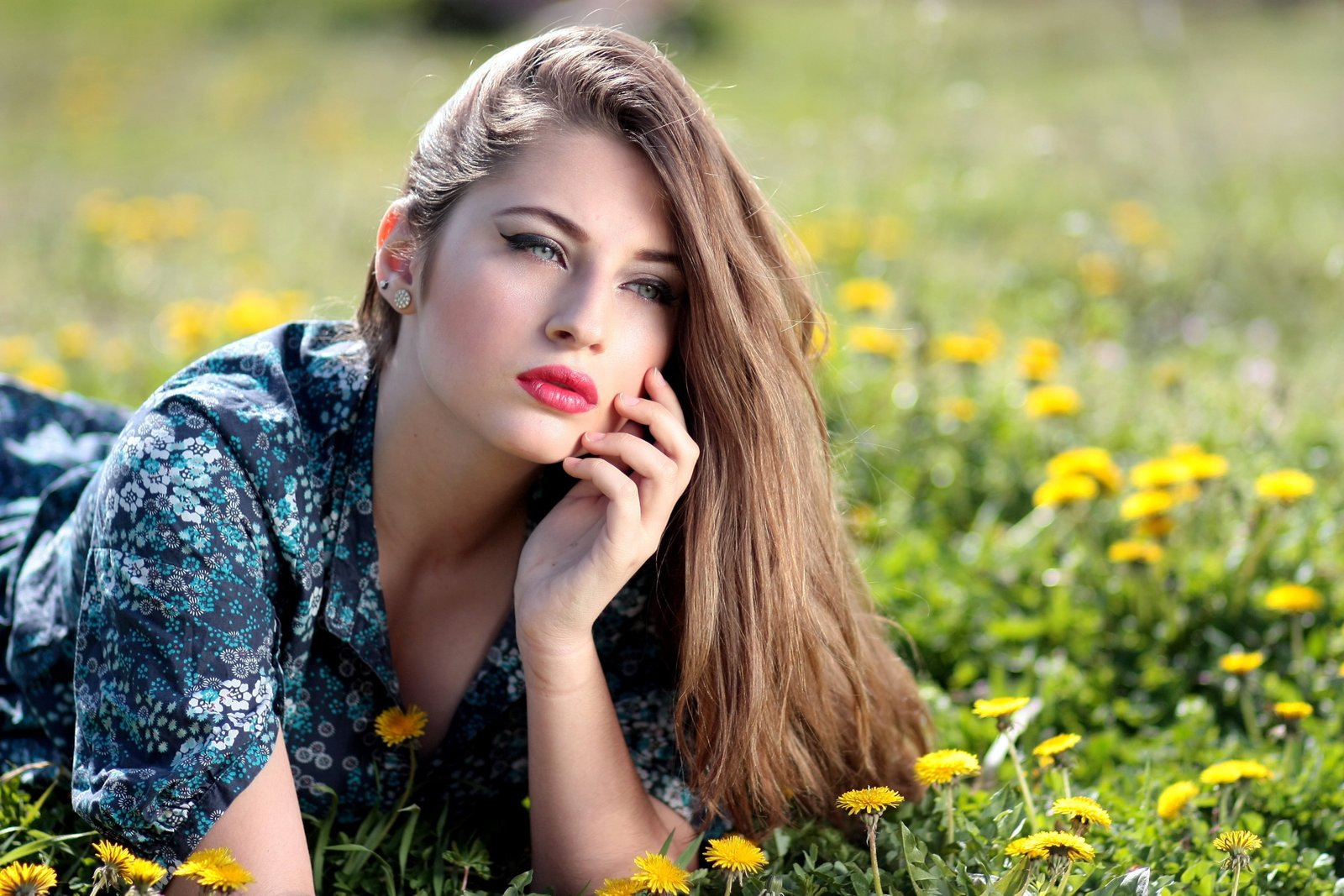 woman wearing blue and multicolored floral v neck tops at daytime 2k 4k