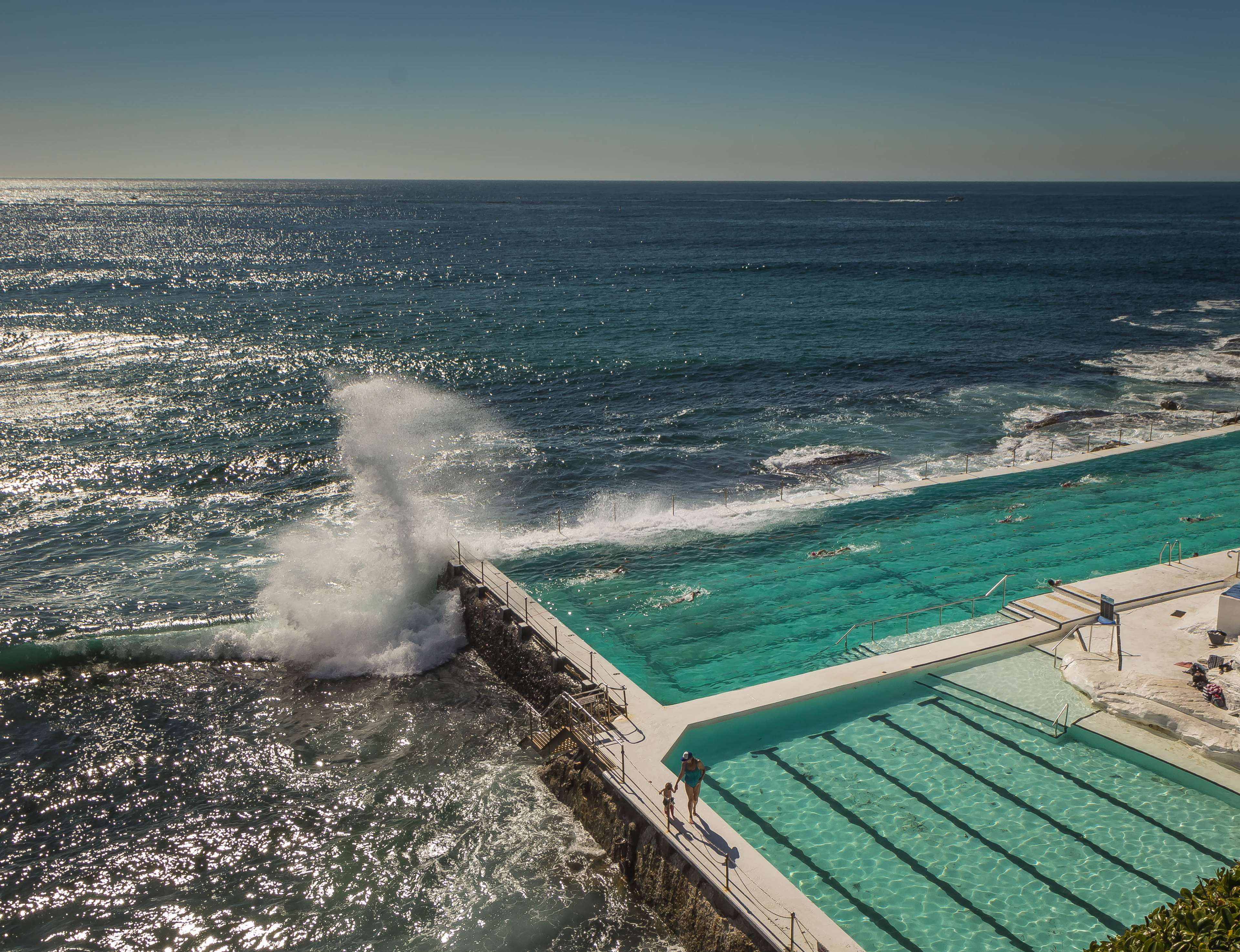 beach bondi icebergs pool waves breaking sea 2k 4k