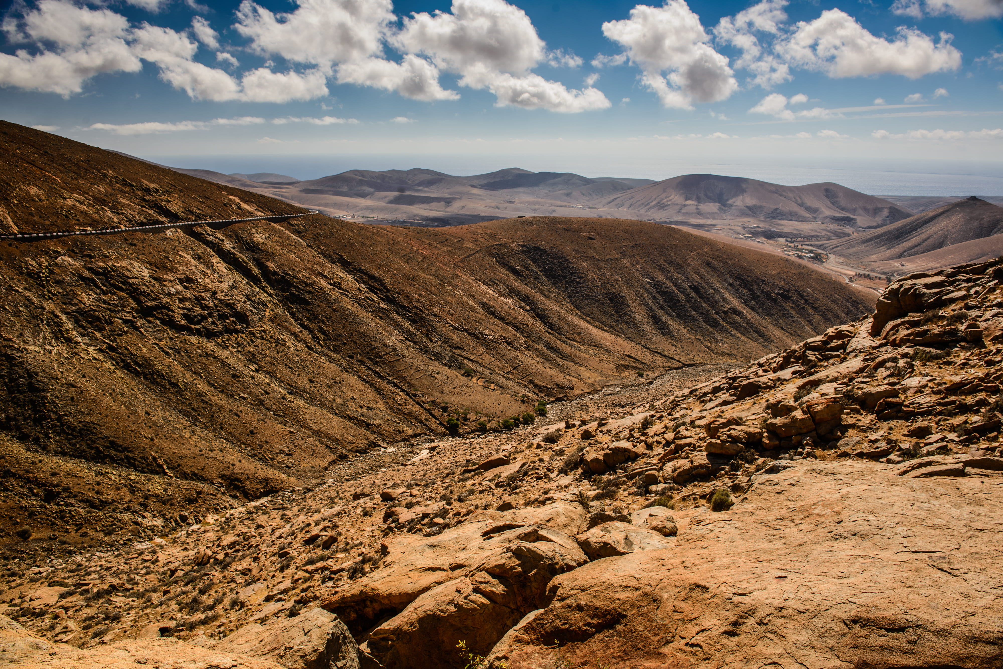 brown mountain scenery sand desert spain island fuerteventura 2k 4k
