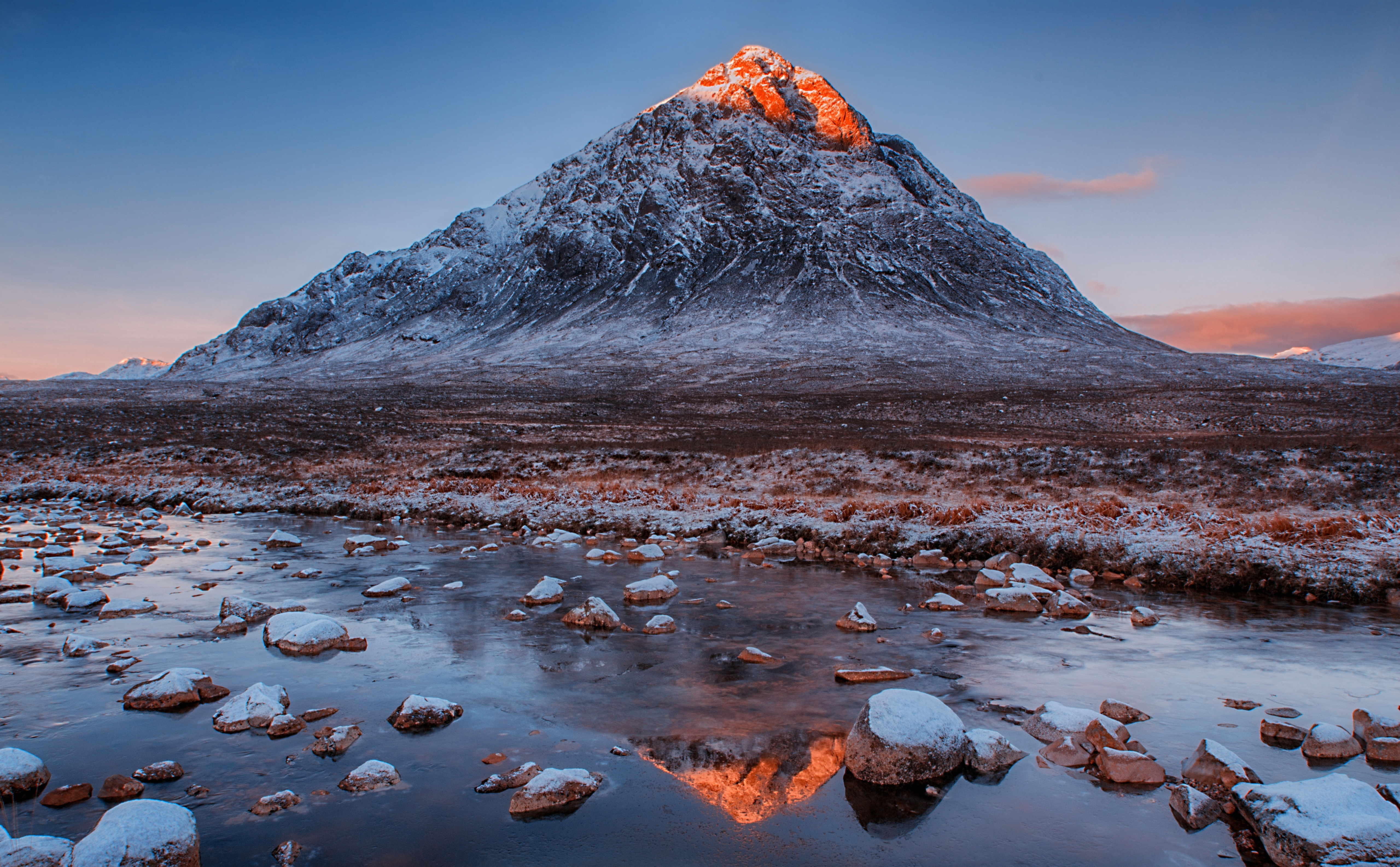 Buachaille Etive Mor mountain Scotland gray and orange volcano 2k 4k 5k