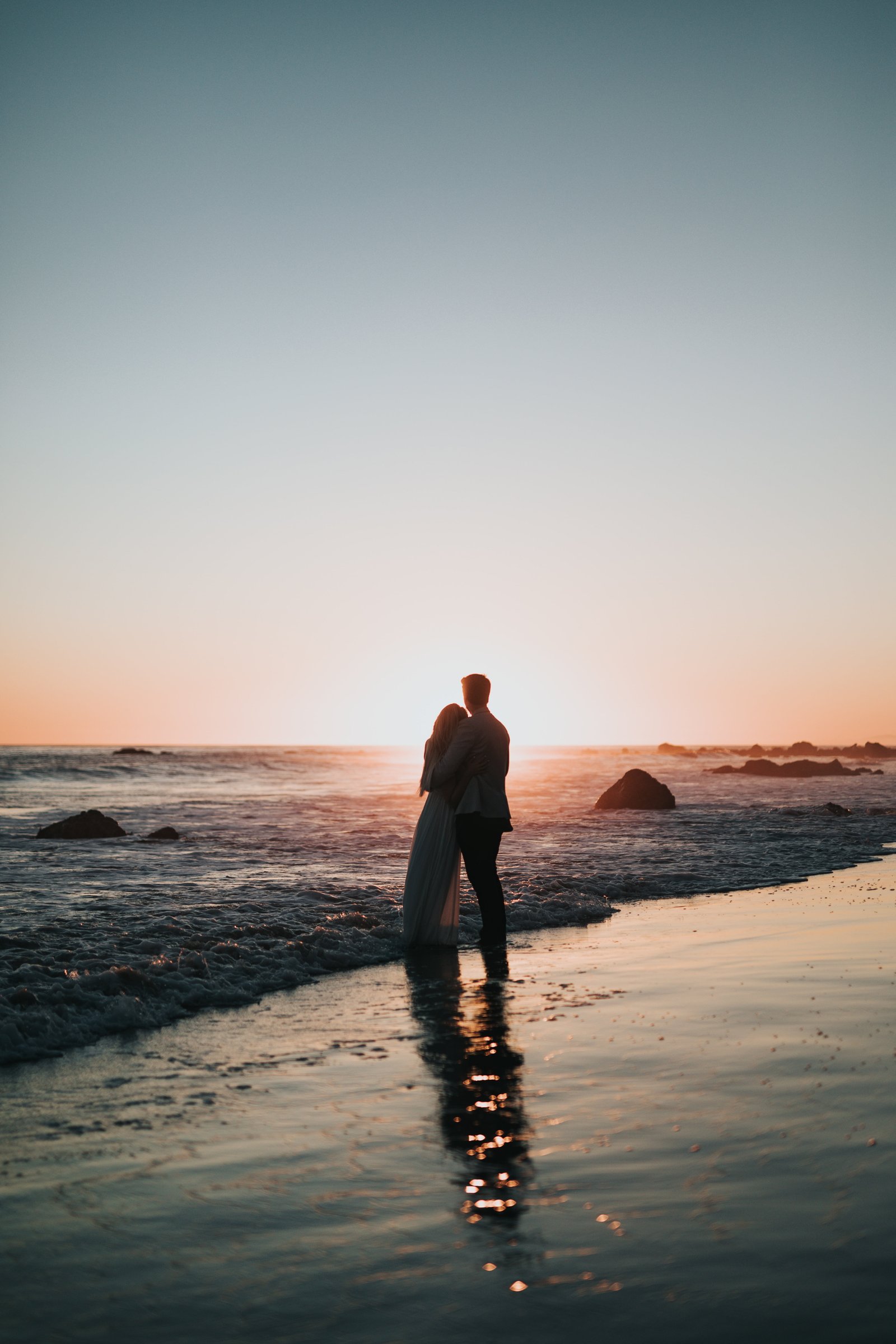 men s black dress suit couple beach sunset hugs love sea 2k 4k