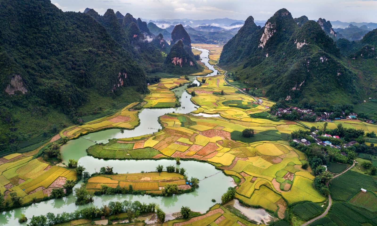 river in the middle of landscape photo scenery style nam a perspective 2k 4k 5k