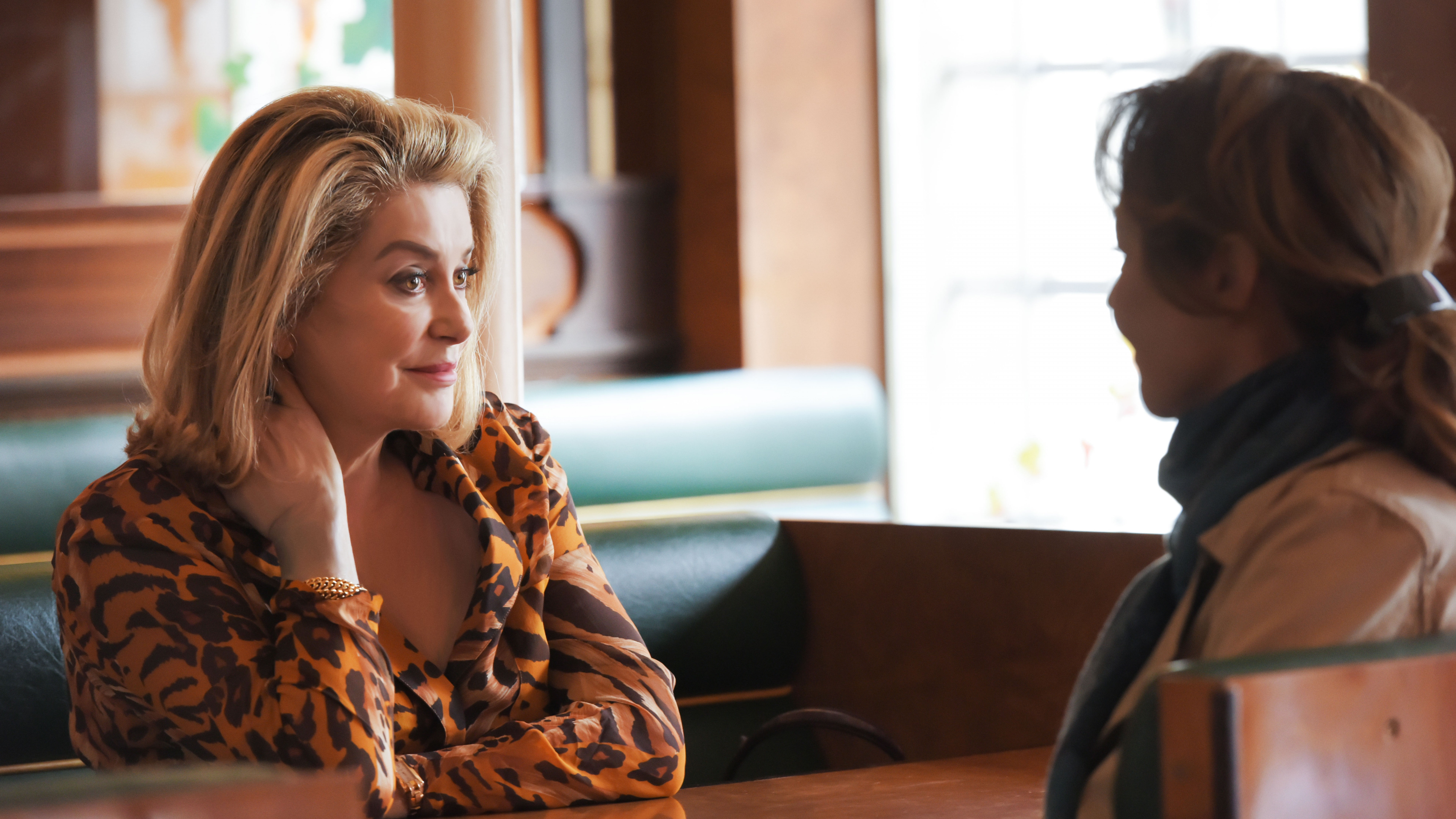 Sage femme Catherine Deneuve Frot 2k 4k 5k 8k