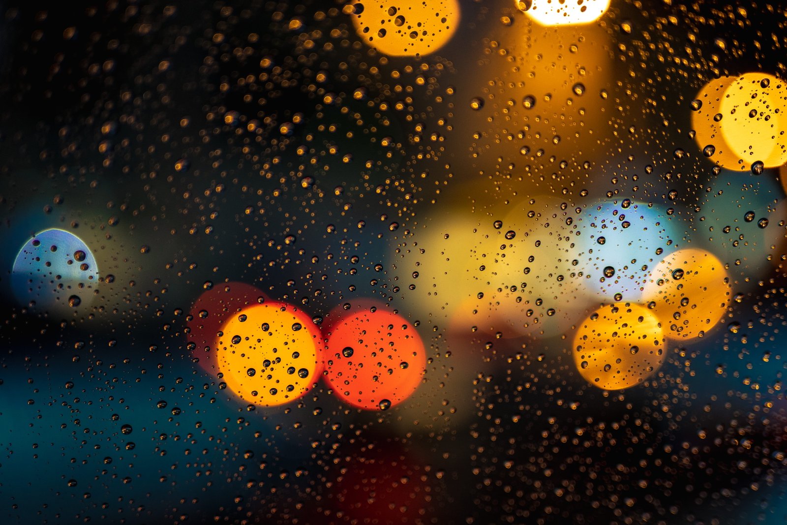 blurred background close up colors dark droplets drops of water 2k 4k 5k