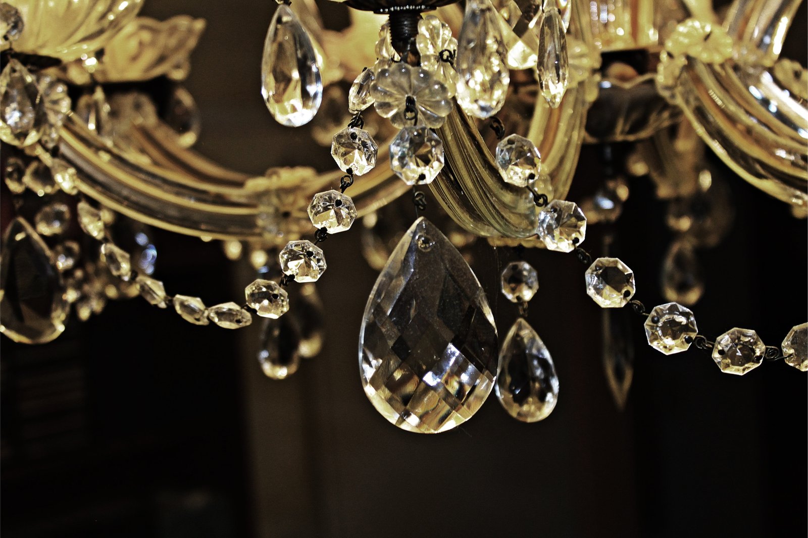 clear glass chandelier macro photography candlestick room lighting 2k 4k 5k