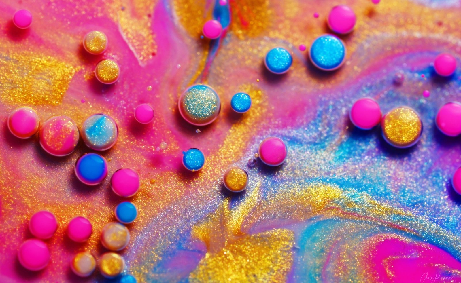 Cool Glitter Rainbow Colors Bubbles Macro Aero Colorful Drops 2k